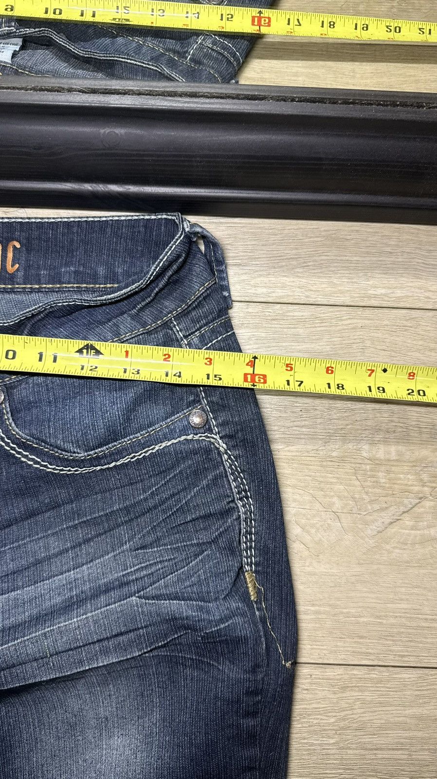 Miss Me Y2K 2000s Women’s Hydraulic Embroidered Dark Stone Wash Size 27" / US 4 / IT 40 - 7 Thumbnail