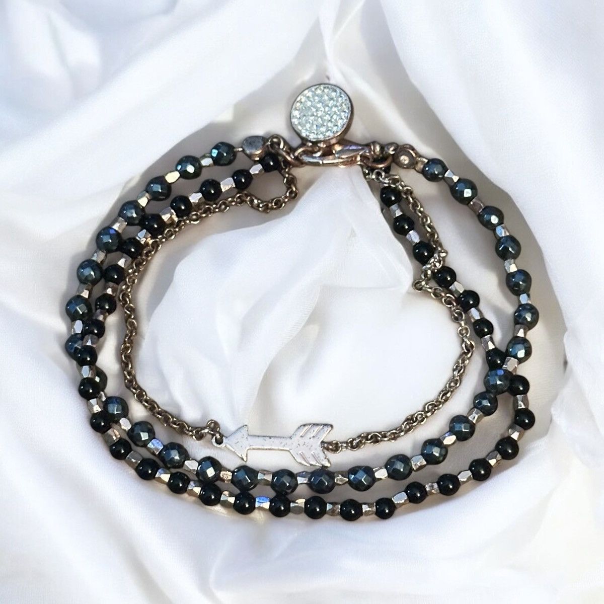 Other Multi strand gold tone black bead and arrow bracelet Size ONE SIZE - 1 Thumbnail