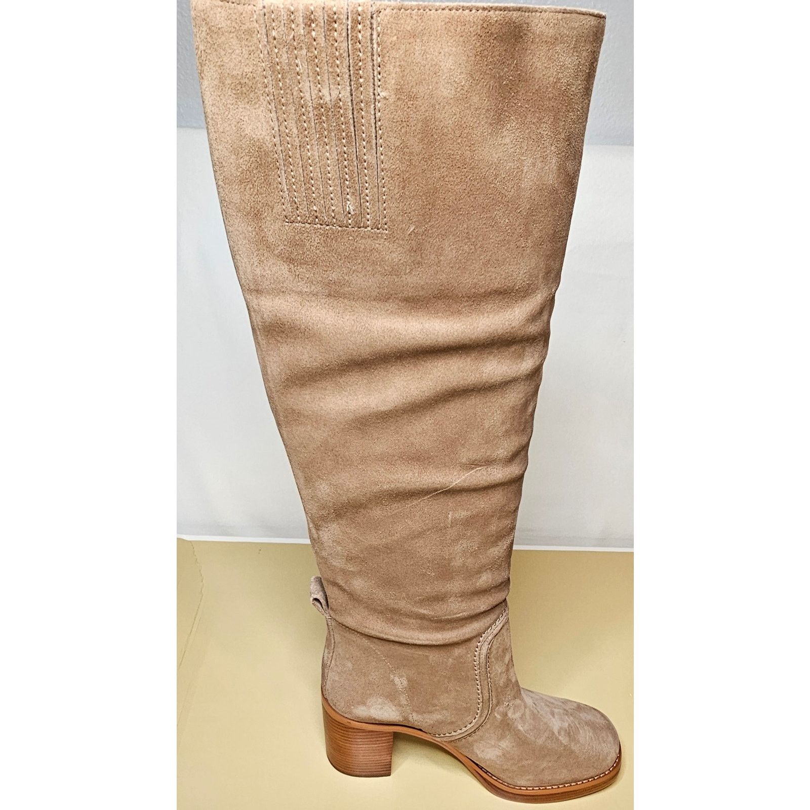 Michael Kors Michael Kors Hayden Suede Knee-High Boots in a taupe color Size US 7.5 / IT 37.5 - 10 Thumbnail