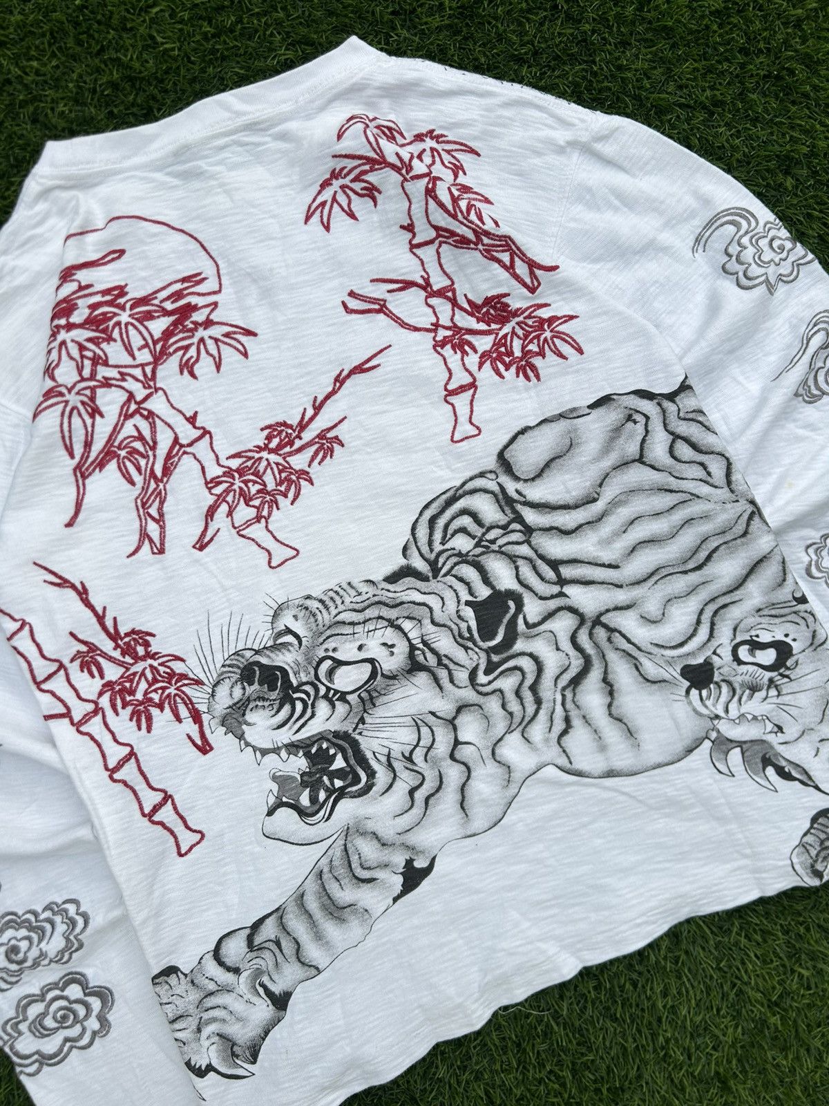 Karakuri Tamashii Satori Japanese Long Sleeve Tee - Dragon & Tiger Embroidery Size US L / EU 52-54 / 3 - 6 Thumbnail