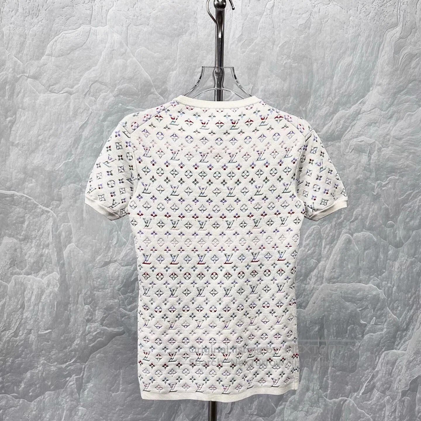 Louis Vuitton louis vuitton colorful logo silk short sleeve. Size S / US 4 / IT 40 - 4 Thumbnail