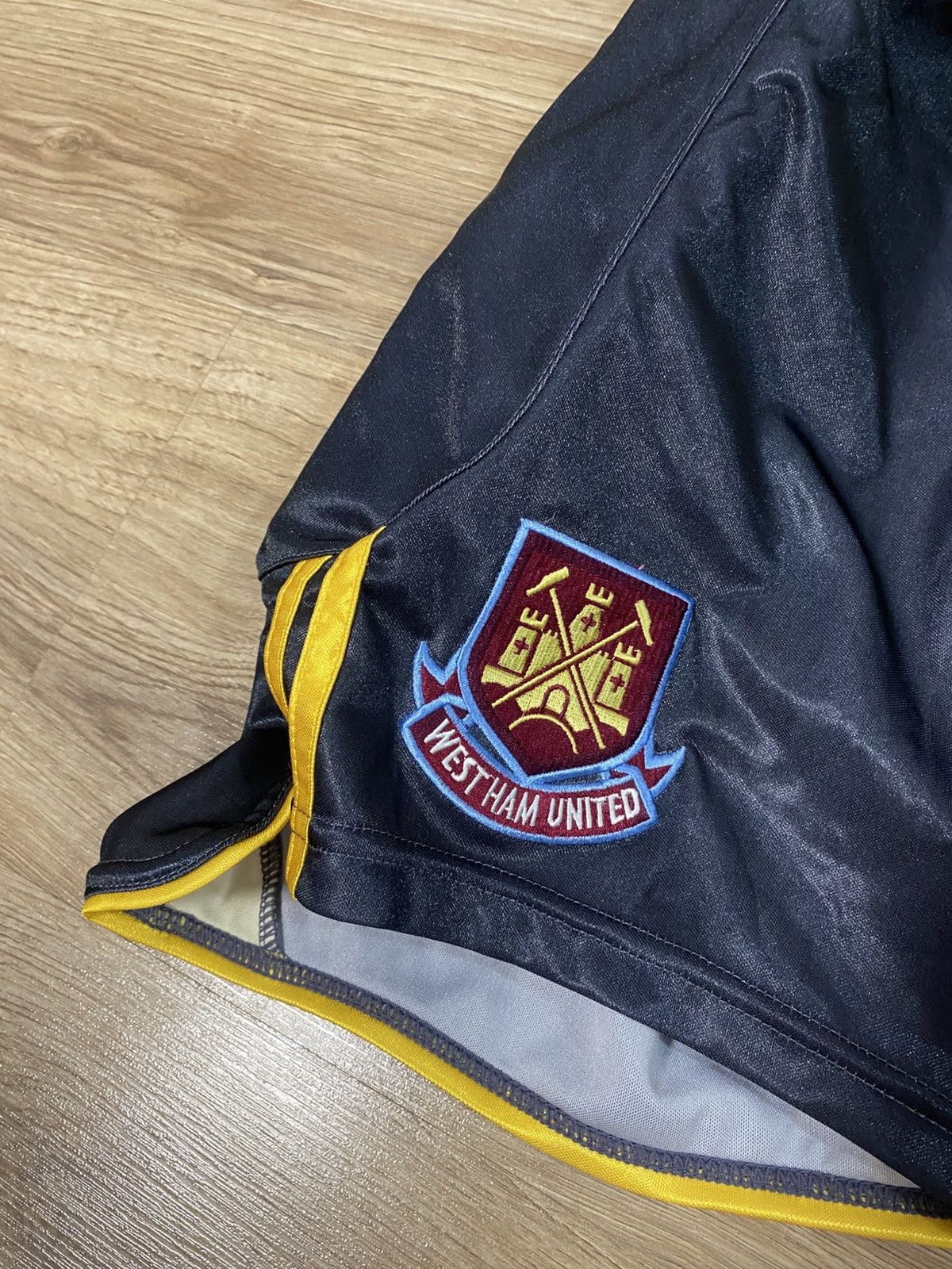 Macron Macron West Ham United Goalkeeper Issue Player Shorts Size:L Size US 34 / EU 50 - 2 Thumbnail