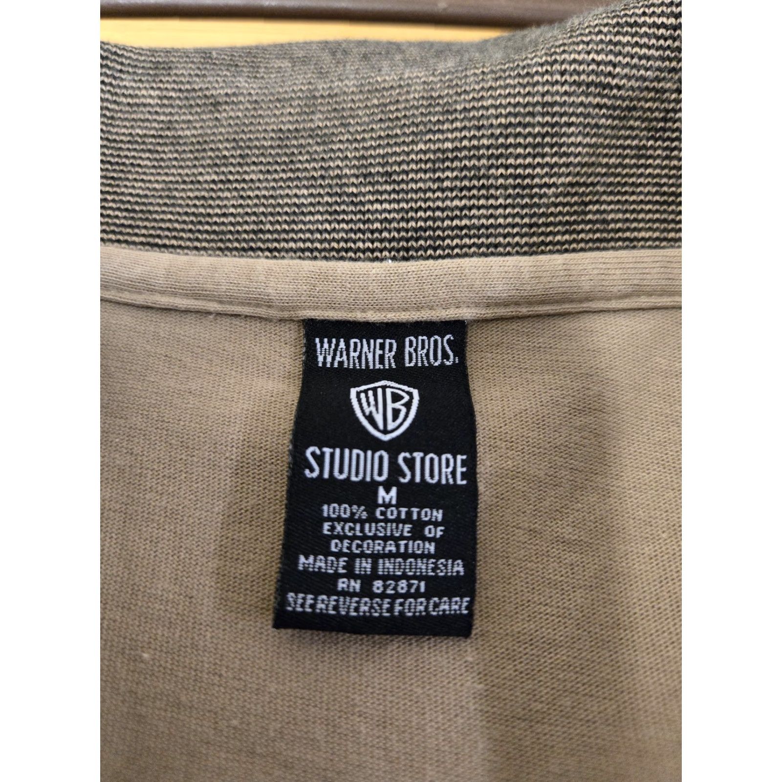 Vintage VINTAGE Warner Bros Daffy Duck Polo Shirt Mens M Golf Embroidered Casual Short Sleeve Beige 100% Cotton Brand: Warner Bros Studio Store Mens Size US M / EU 48-50 / 2 - 3 Thumbnail