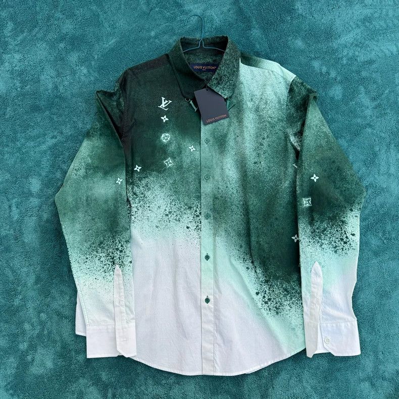 Louis Vuitton Louis Vuitton Gradient render shirt 2502-Nextarrow Size US XL / EU 56 / 4 - 1 Thumbnail