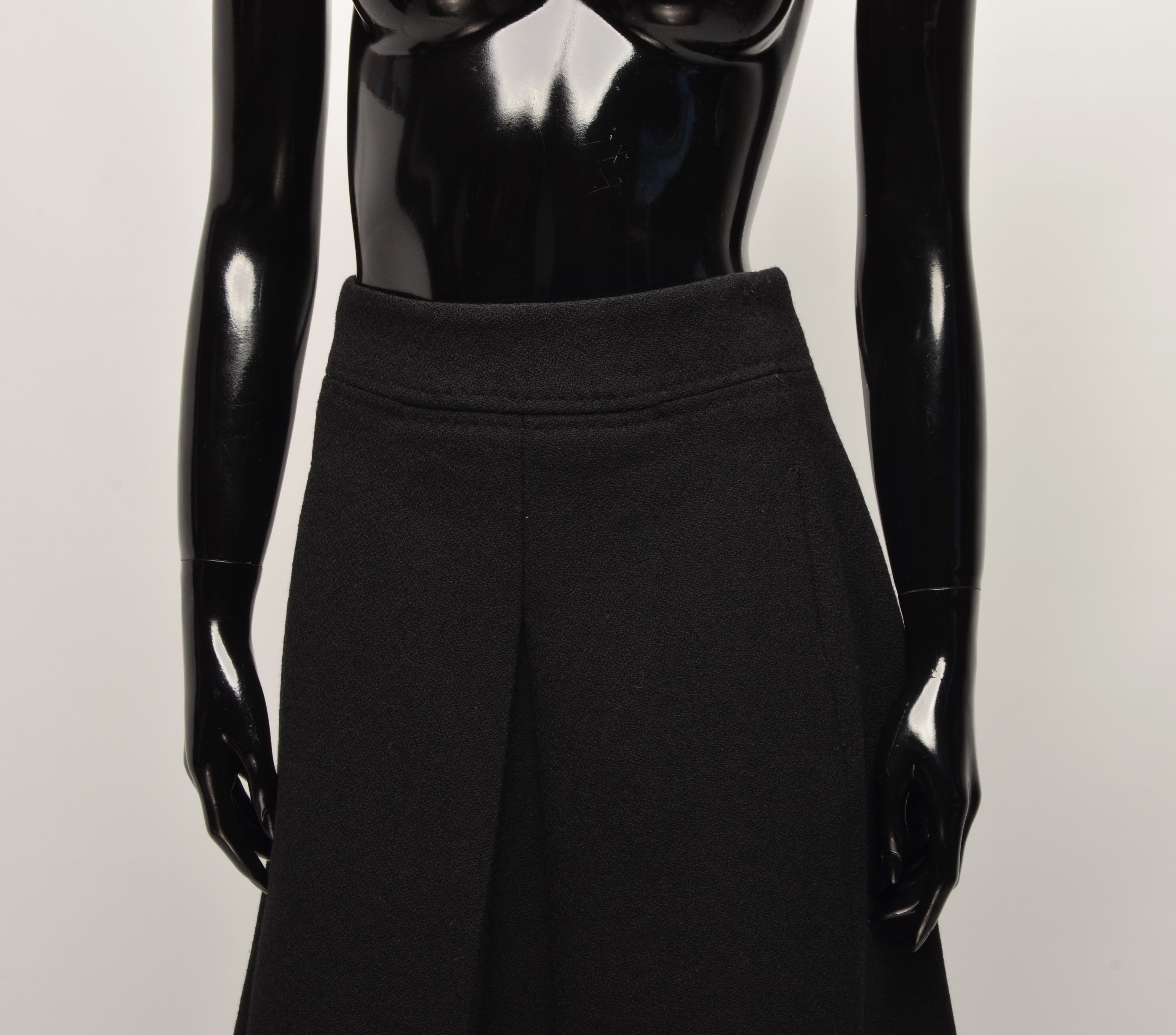 Gucci Vintage Gucci Tom Ford 90's Era Wool Blend Midi Skіrt Size 28" / US 6 / IT 42 - 2 Thumbnail