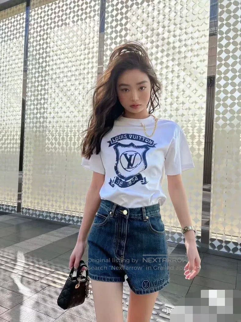 Louis Vuitton Louis Vuitton White Zip Badge Half Sleeve T-shirt Size L / US 10 / IT 46 - 1 Thumbnail