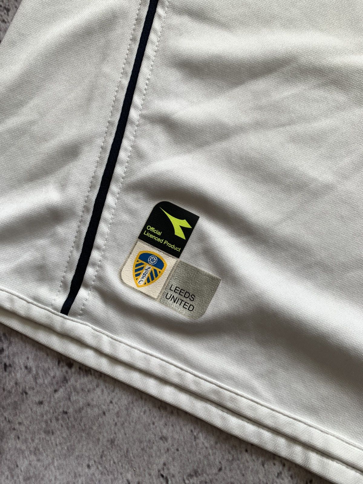 Diadora 🔥DIADORA LEEDS UNITED 2004/2005 HOMW SOCCER JERSEY Size US XL / EU 56 / 4 - 5 Thumbnail