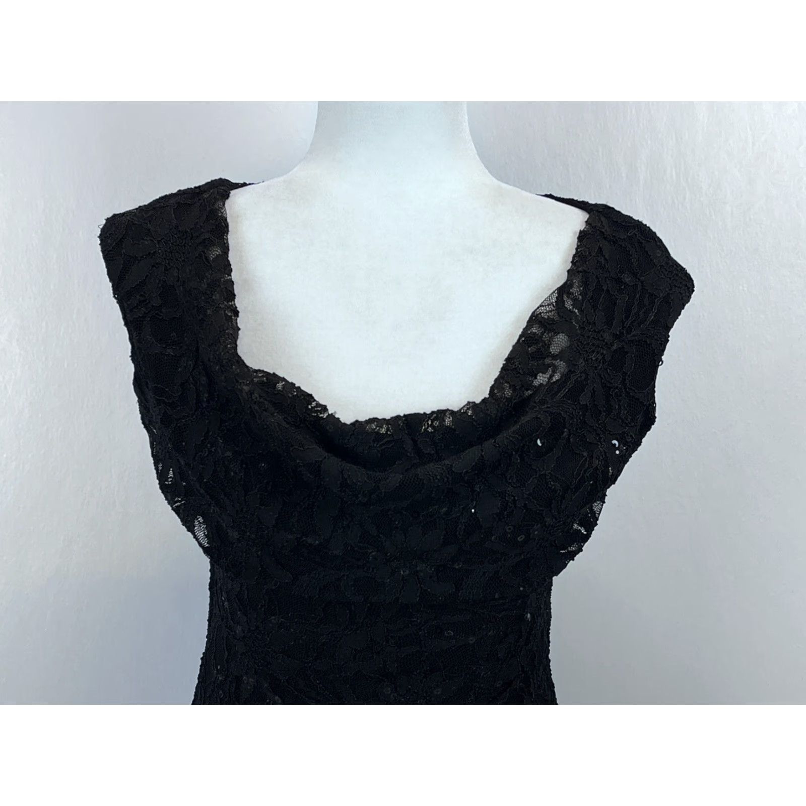 Ralph Lauren VINTAGE Lauren Ralph Lauren Black Lace Stretch Pencil Dress Sz 4 Womens Cocktail Party Formal Size S / US 4 / IT 40 - 5 Thumbnail