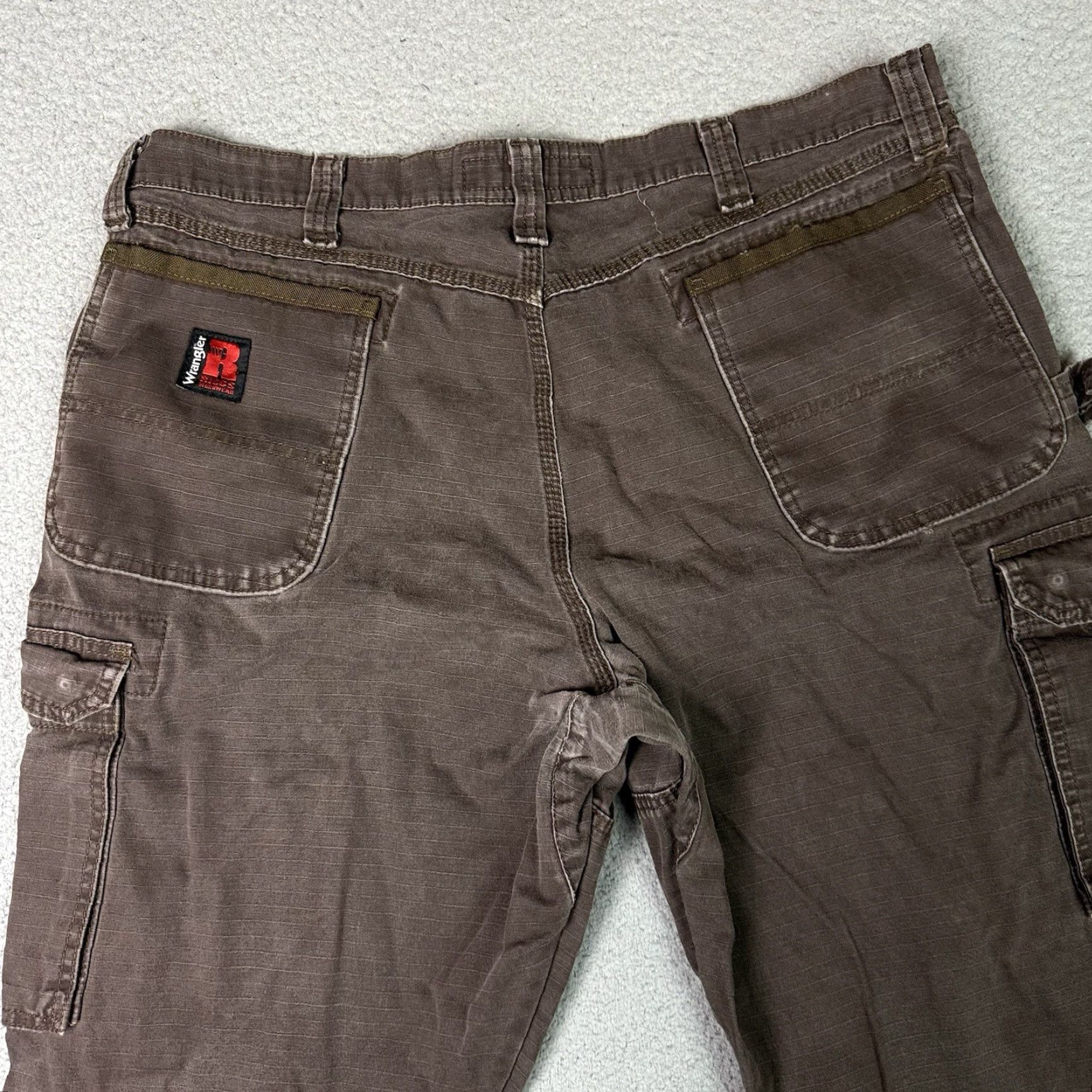 Wrangler VINTAGE Wrangler Cargo Pants Mens 38x30 Brown Ripstop Riggs Workwear Canvas Utility Size US 38 / EU 54 - 6 Thumbnail