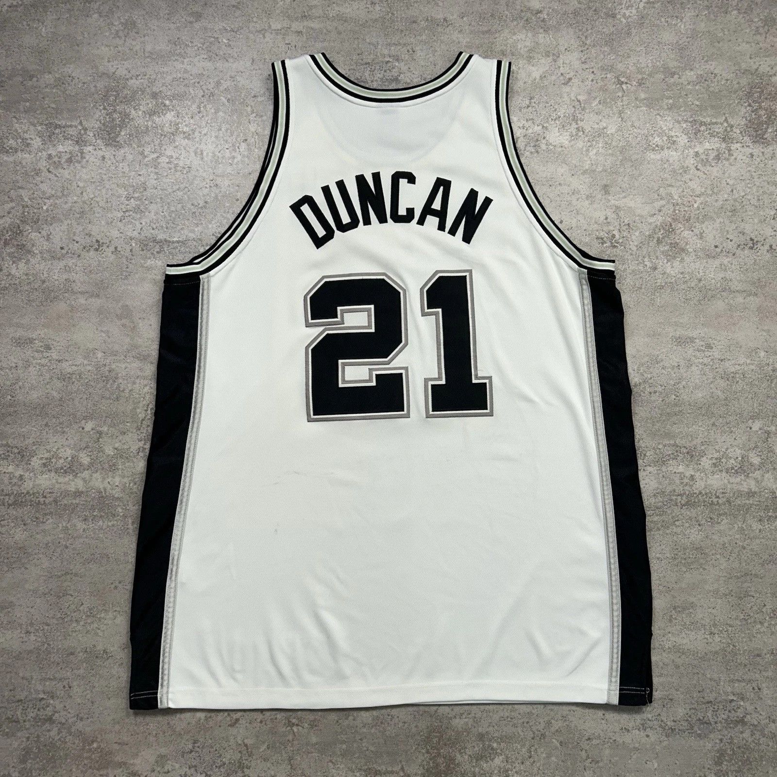 NBA × Nike × Vintage SAN ANTONIO SPURS TIM DUNCAN NIKE AUTHENTIC JERSEY SIZE 52 Size US XXL / EU 58 / 5 - 2 Thumbnail