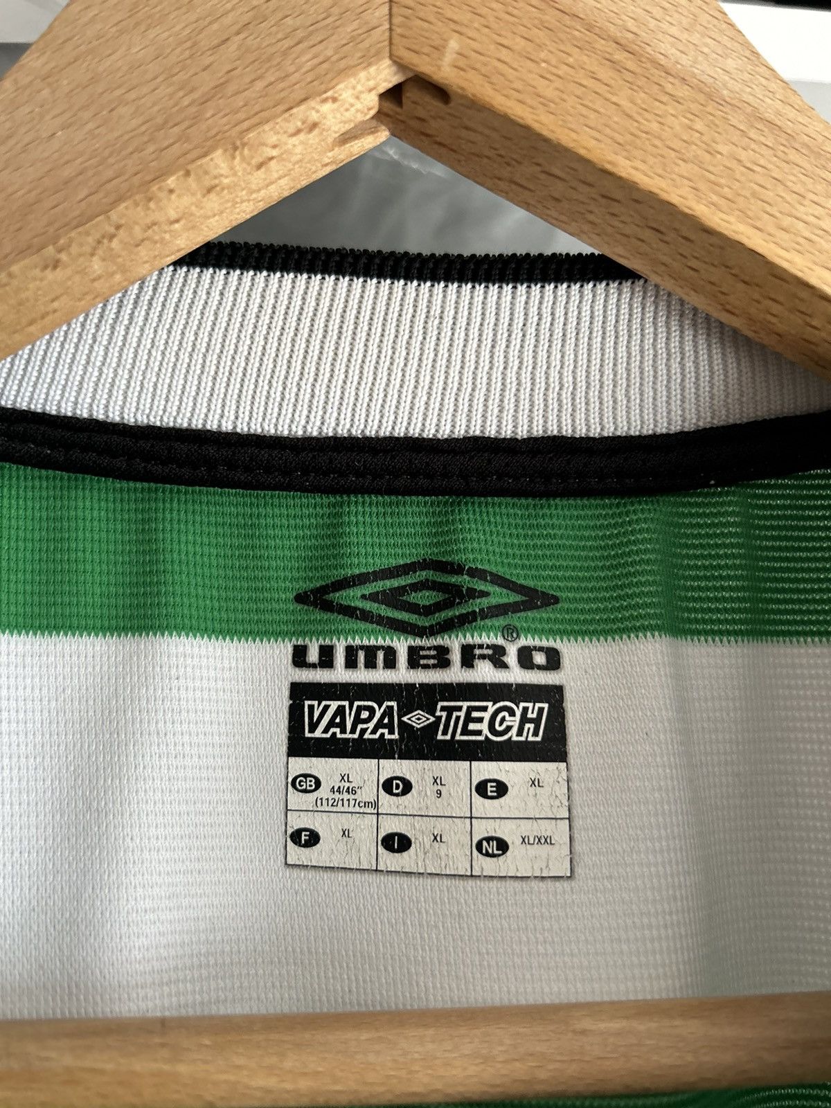 Umbro × Vintage Vintage Celtic 2002/03 umbro home soccer jersey Size US XL / EU 56 / 4 - 6 Thumbnail