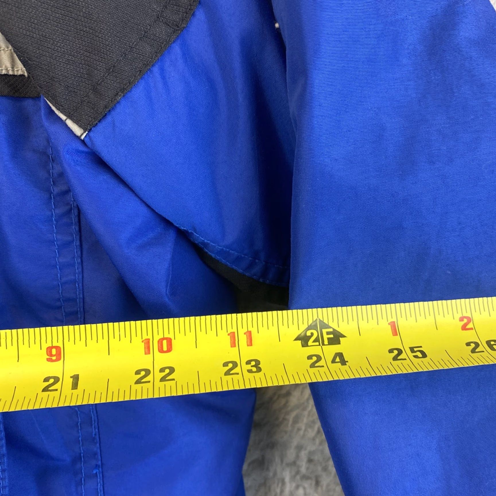 Vintage VINTAGE Columbia Packable Jacket Mens Size S Blue Gray Outdoor Nylon Packable 70-18 90s/Outdoor Size US S / EU 44-46 / 1 - 7 Thumbnail