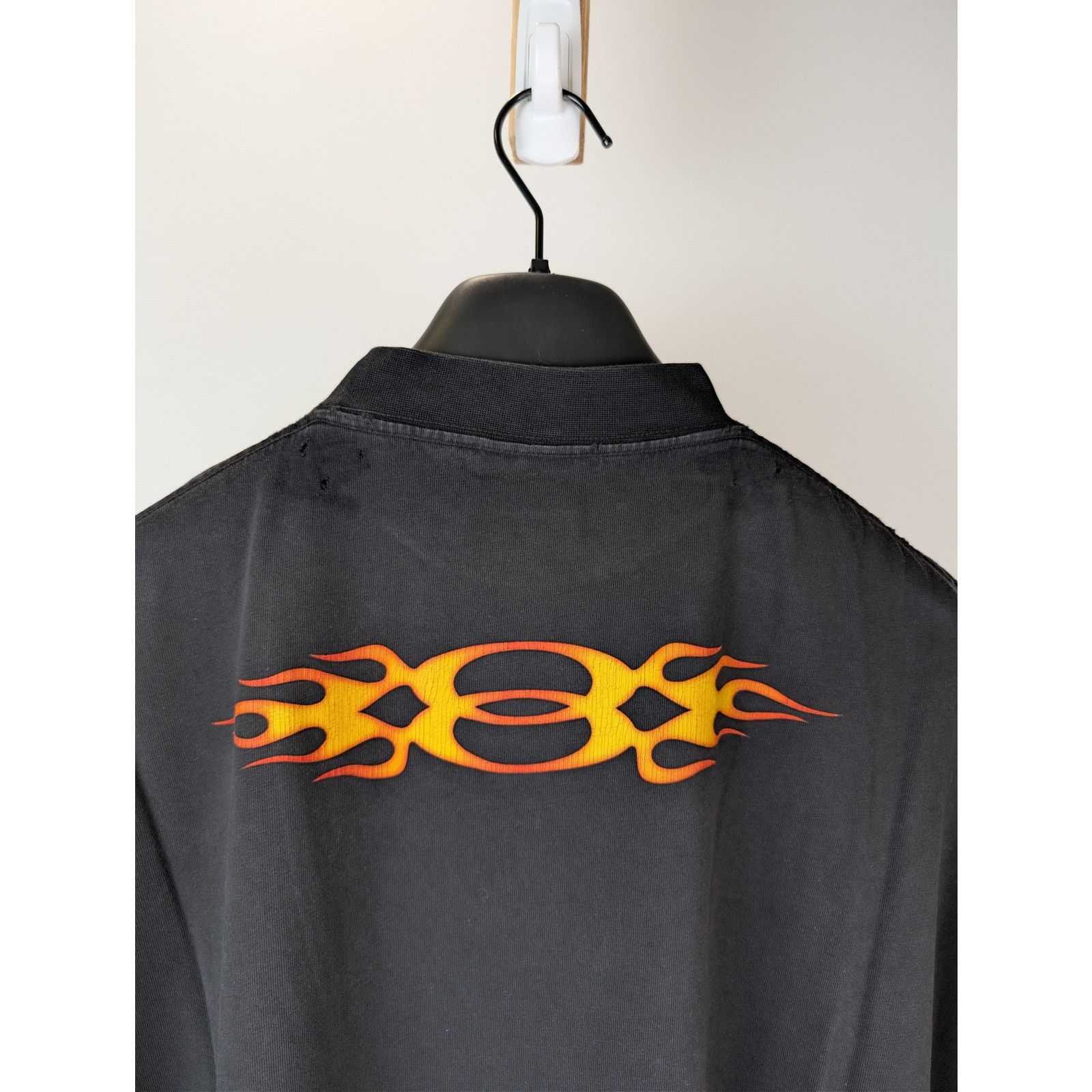 Balenciaga o1rshd1 Vintage Burning Unity Oversized Jersey T-Shirt Black Size US L / EU 52-54 / 3 - 13 Thumbnail