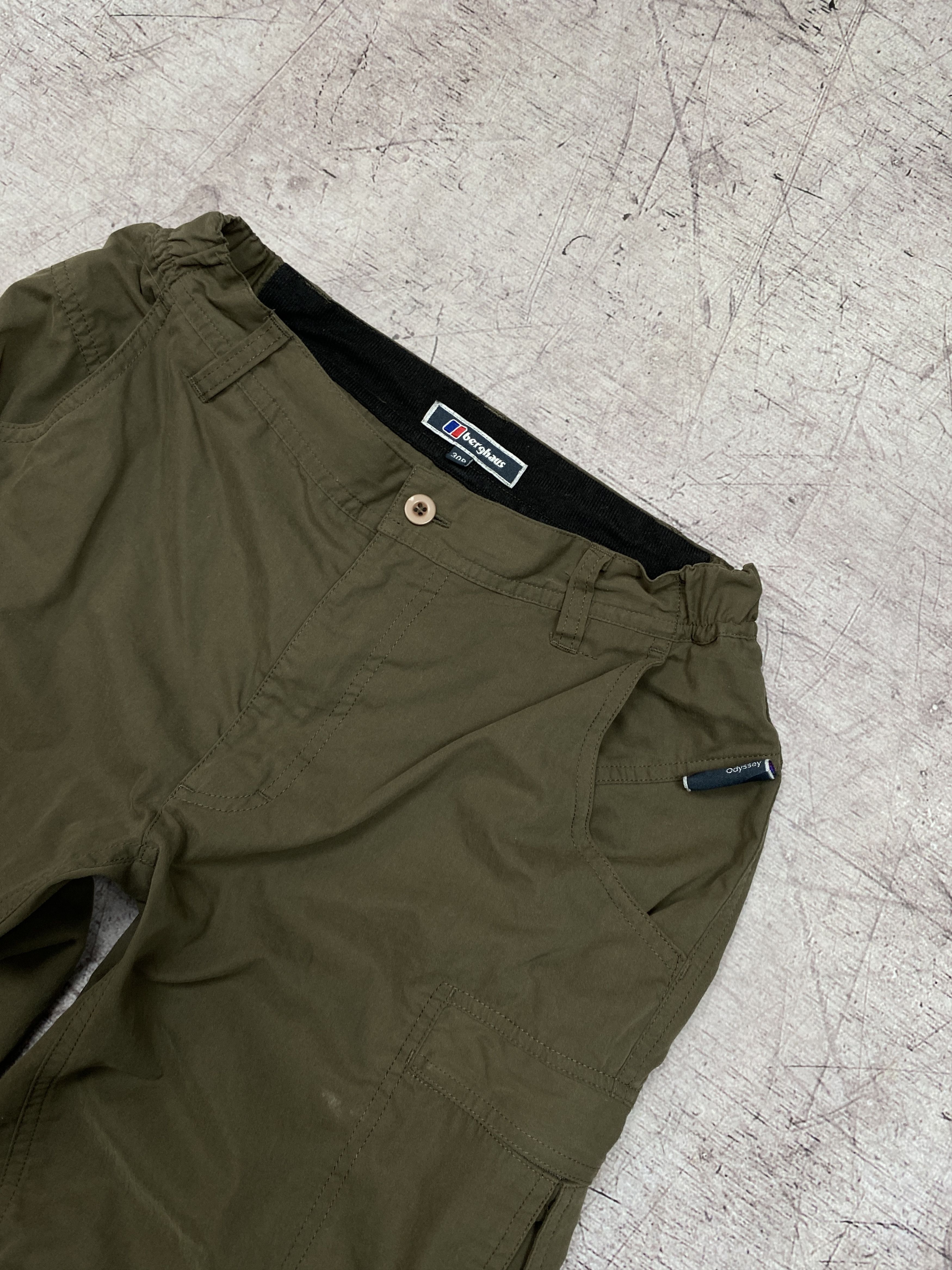 Berghaus × Vintage Berghaus Odyssey Vintage Mens Outdoor Cargo Pants Shorts Size US 30 / EU 46 - 2 Thumbnail