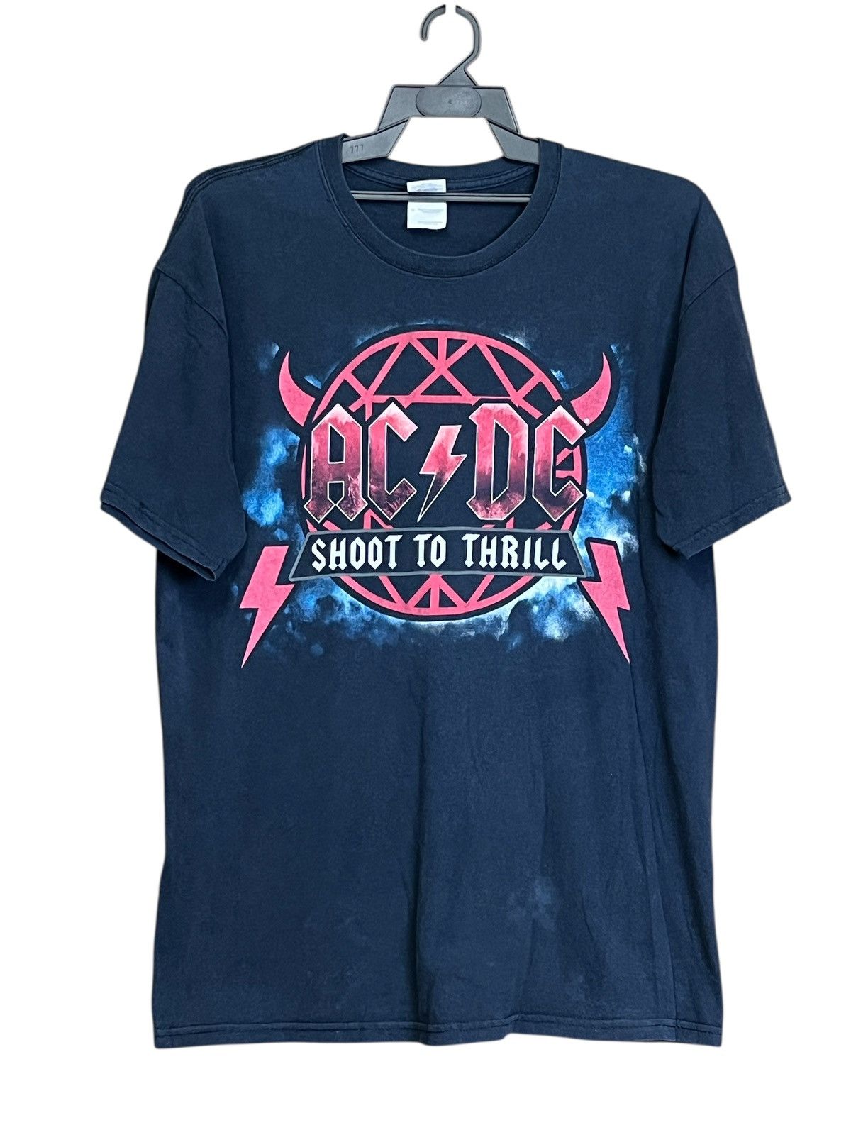 Band Tees Vintage 2010 ACDC shoot to thrill tour distressed t shirt Size US L / EU 52-54 / 3 - 2 Thumbnail