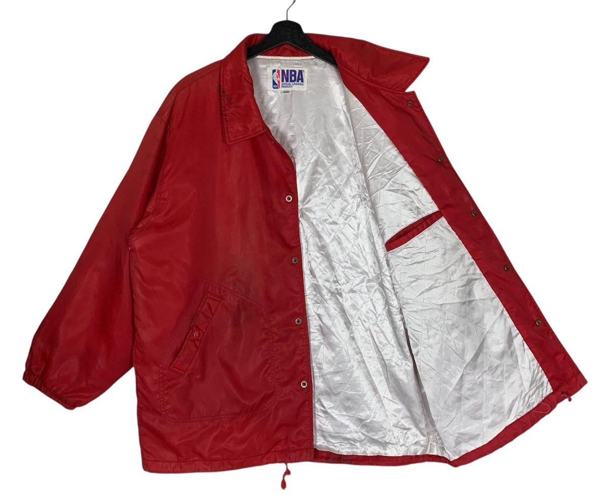 Vintage Vintage Chicago Bull NBA SportWear Windbreaker Coach Jacket Size US XL / EU 56 / 4 - 4 Thumbnail