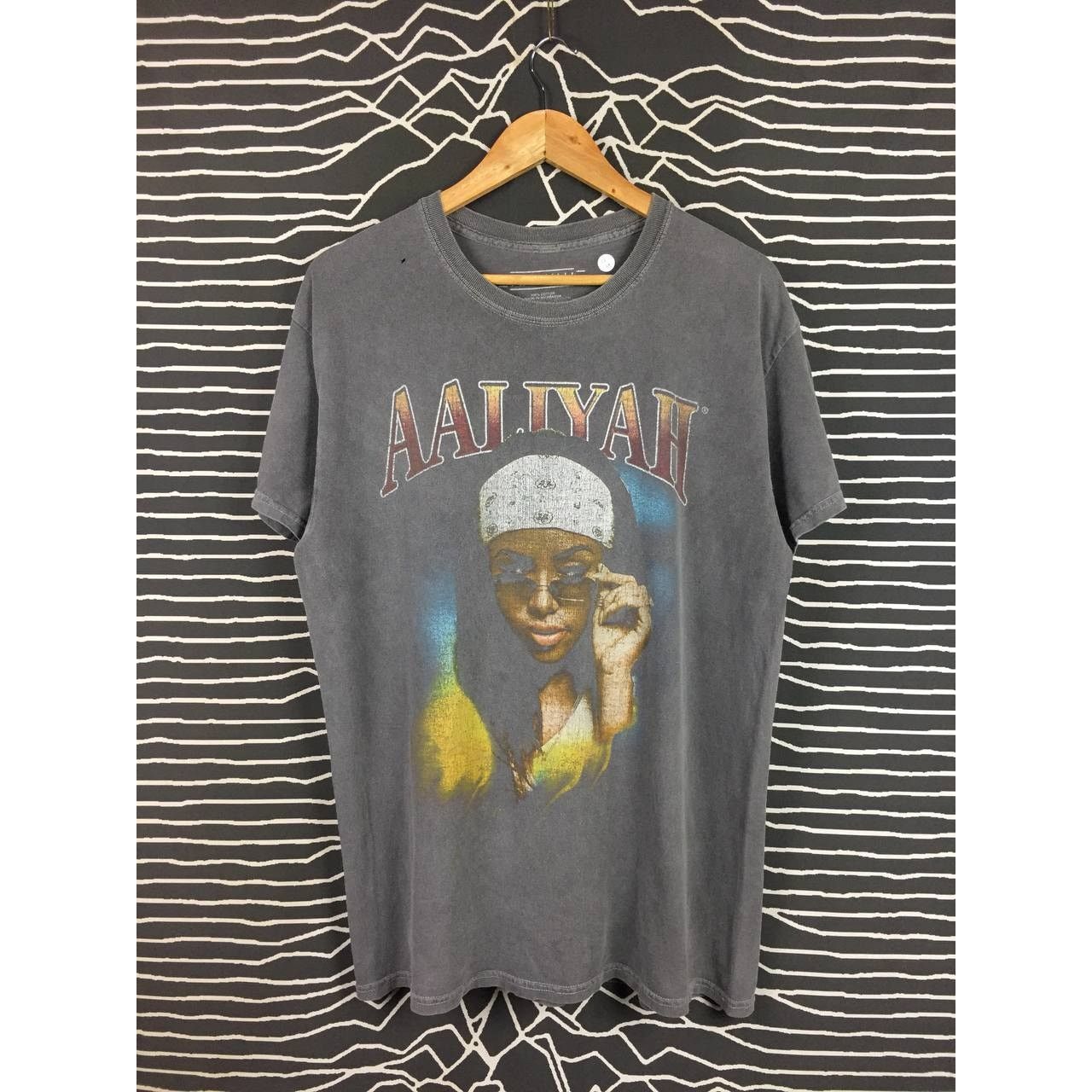 Band Tees × Rap Tees Aaliyah Queen of R&B Potrait Graphic Hip Hop Rap Tees Size US M / EU 48-50 / 2 - 1 Thumbnail