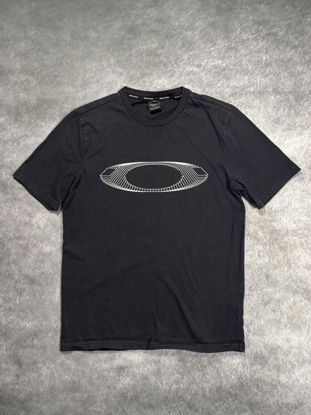 Fall 2018 Oakley Tee Shirt O Logo Software Graphic T-Shirt
