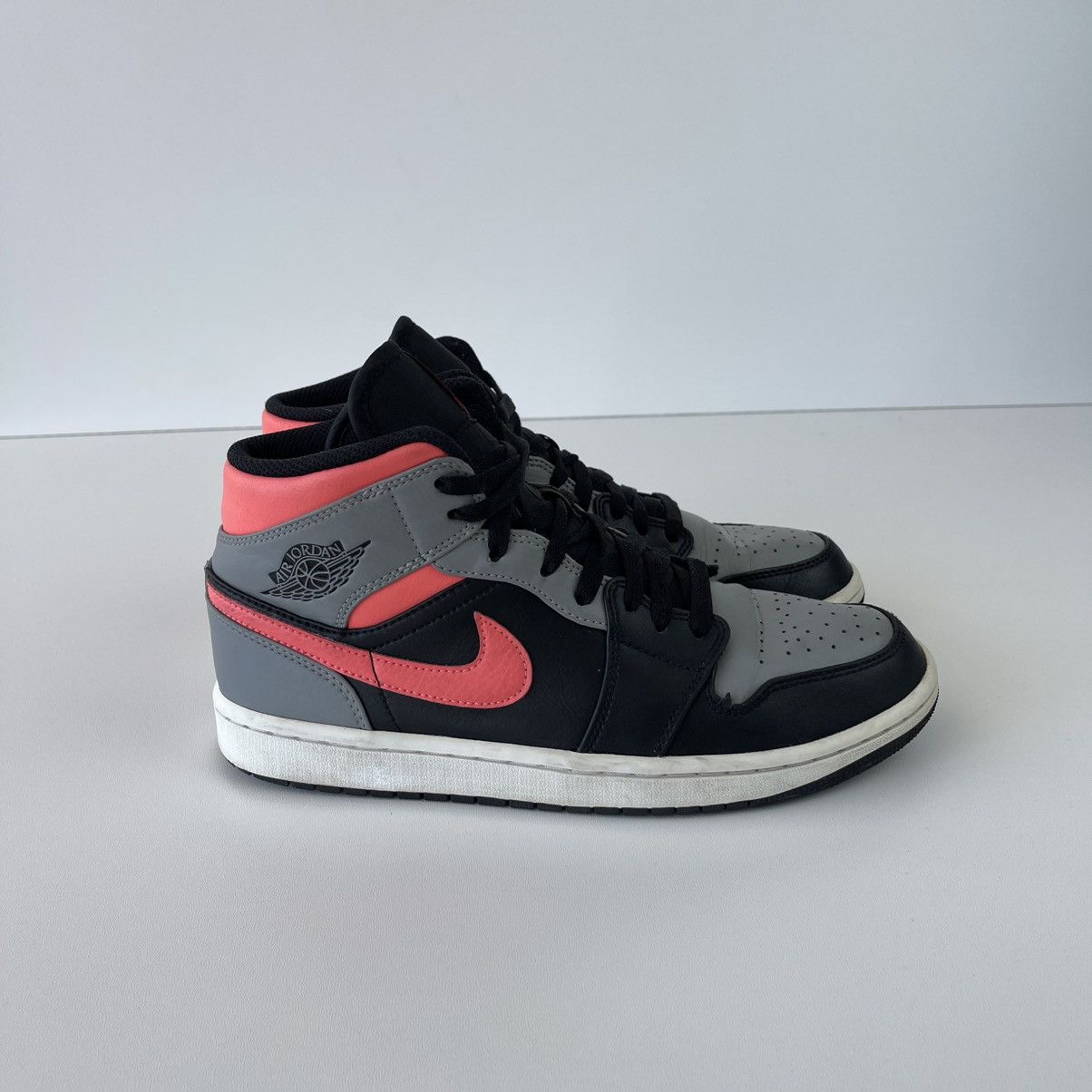 Jordan Brand Nike Air Jordan 1 Mid 2020 Hi-Top Shoes Mid/Pink/Shadow Size US 8 / EU 41 - 4 Thumbnail