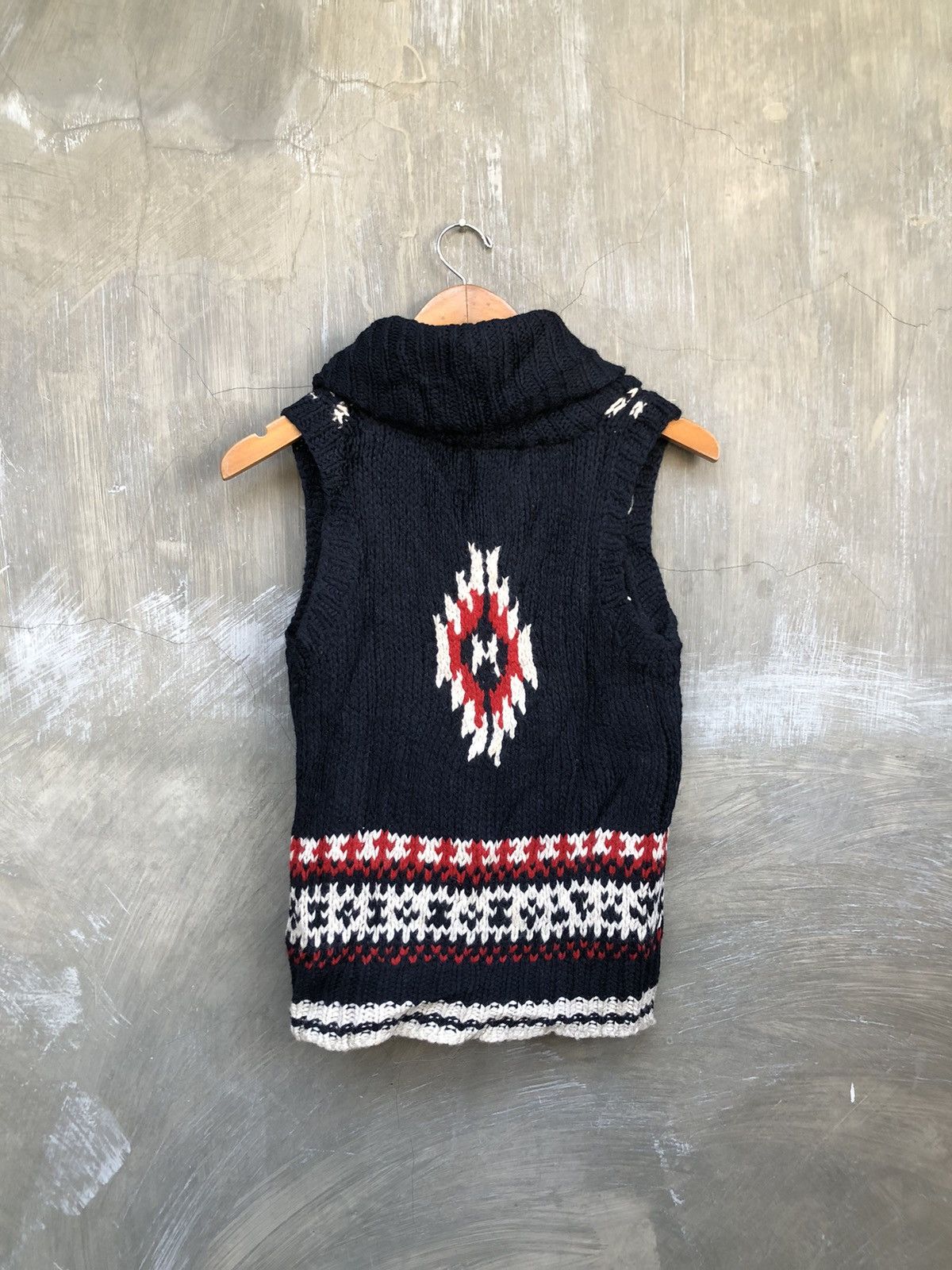 Japanese Brand Vintage Letter Back Number Navajo Pattern Wool Knit Vest Size US M / EU 48-50 / 2 - 5 Thumbnail