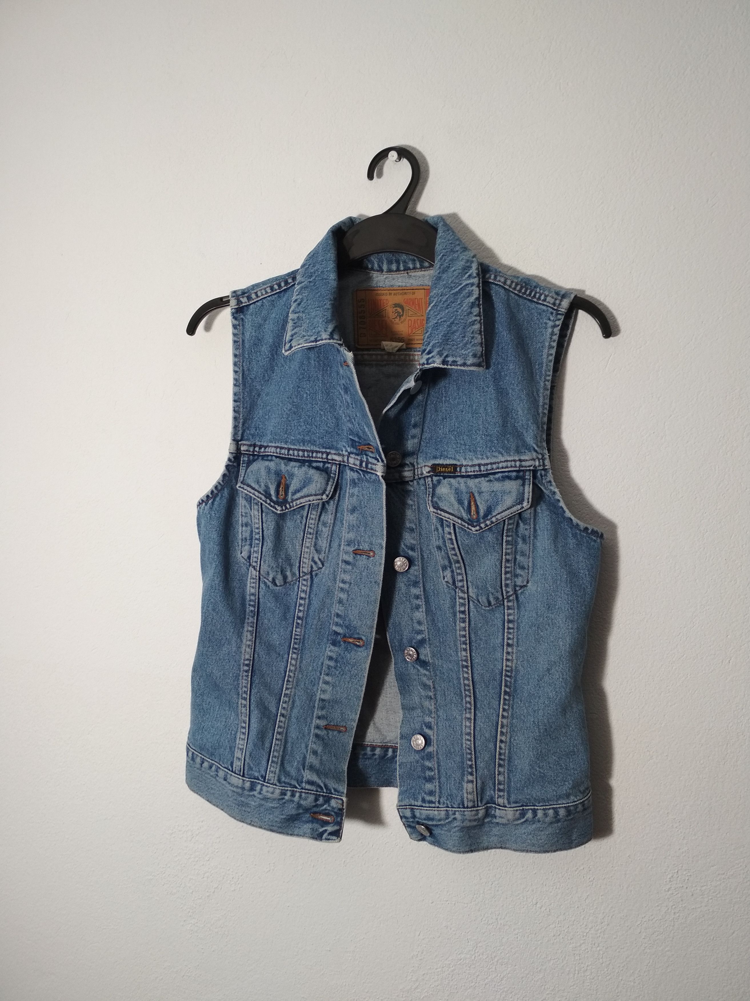 Diesel × Vintage Vintage Diesel Denim Vest made in Italy M Size M / US 6-8 / IT 42-44 - 2 Thumbnail