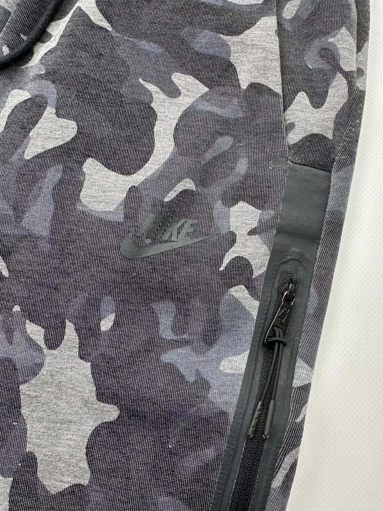 Nike Nike Tech Fleece Sweatpants (226) Size US 28 / EU 44 - 5 Thumbnail
