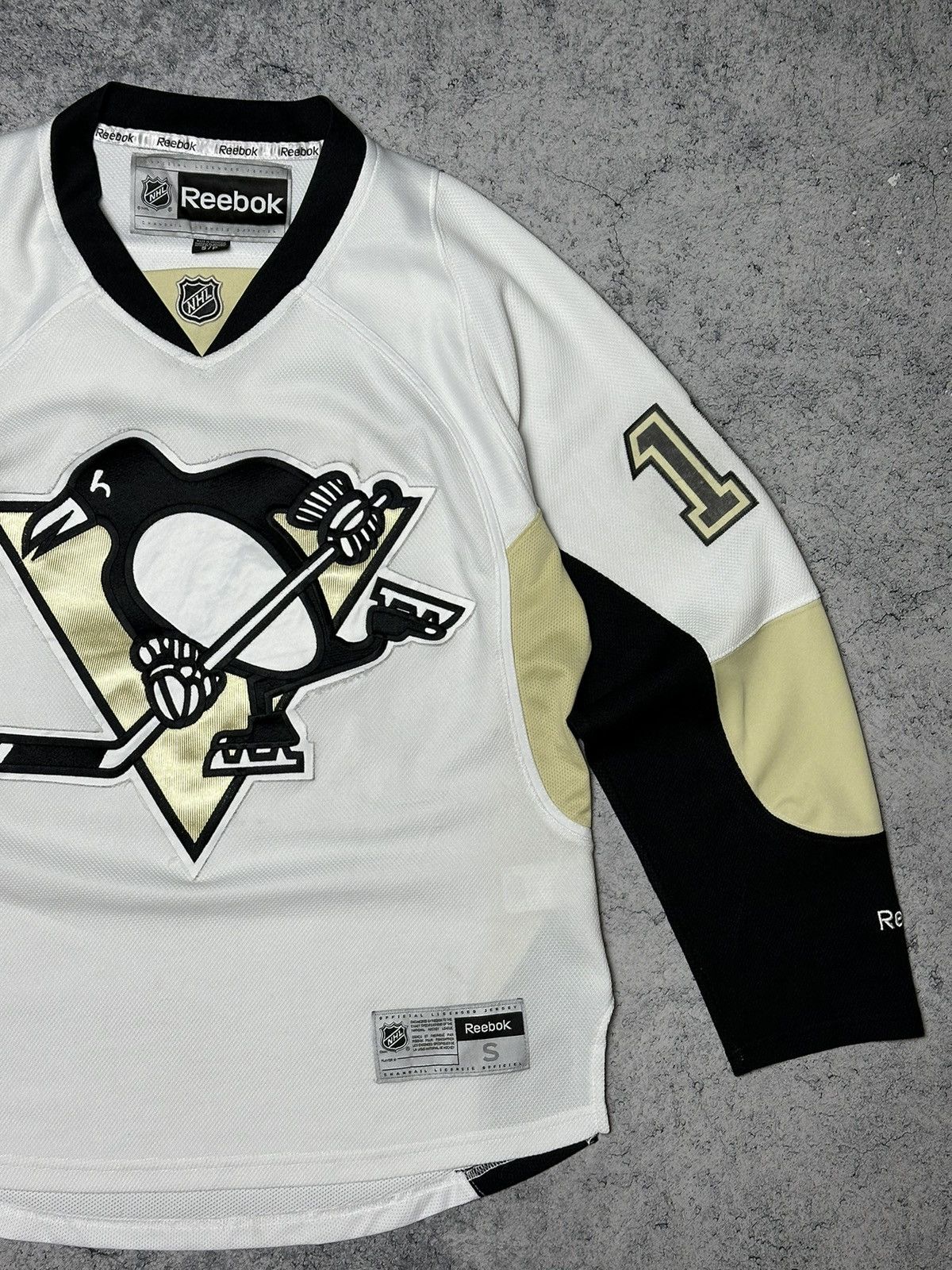NHL Pittsburgh Penguins NHL James Neal #18 Jersey Size US S / EU 44-46 / 1 - 3 Thumbnail