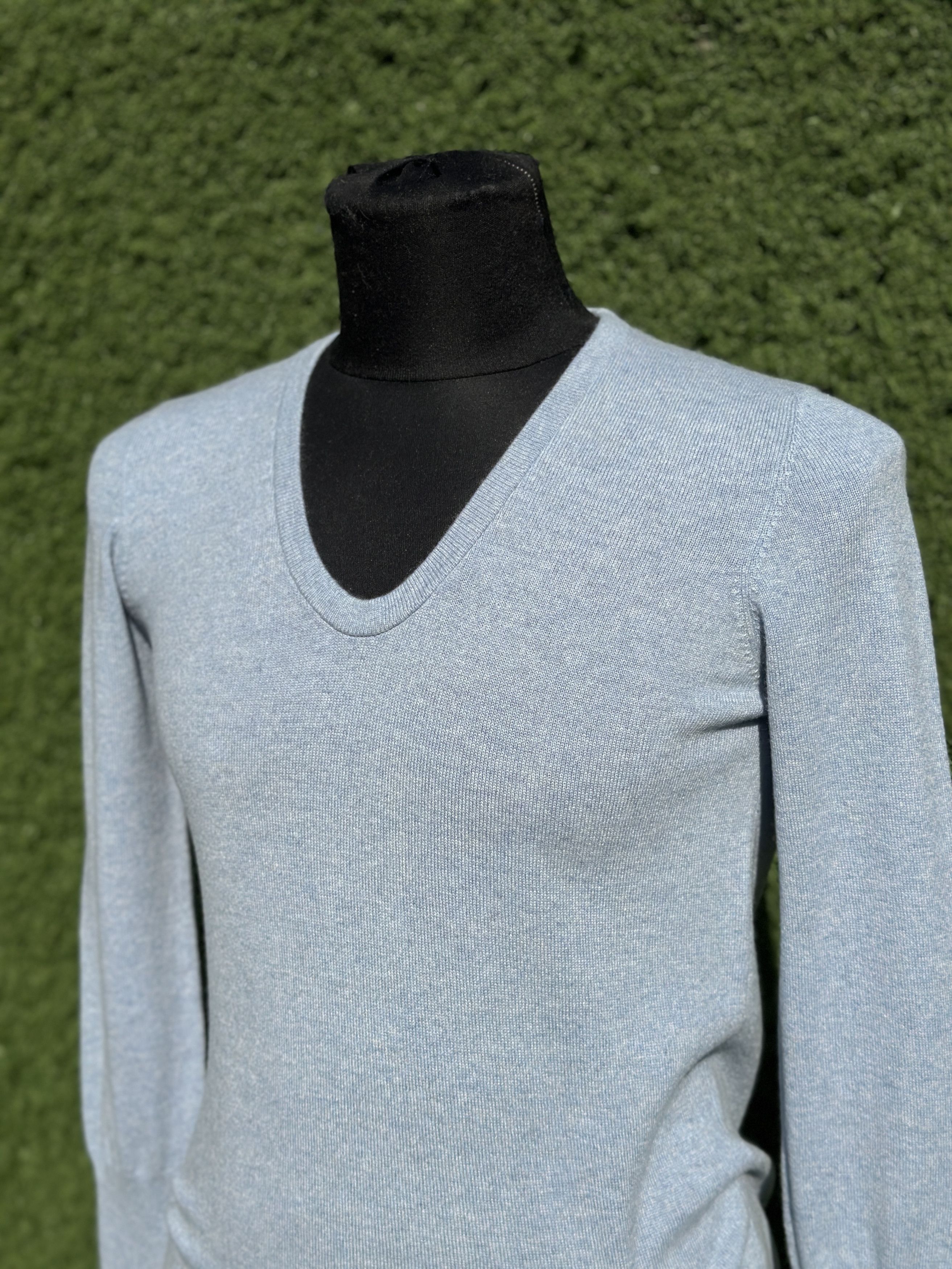 Brunello Cucinelli Brunello Cucinelli Cashmere V Neck Fine Knit Sweater S M Size M / US 6-8 / IT 42-44 - 7 Thumbnail