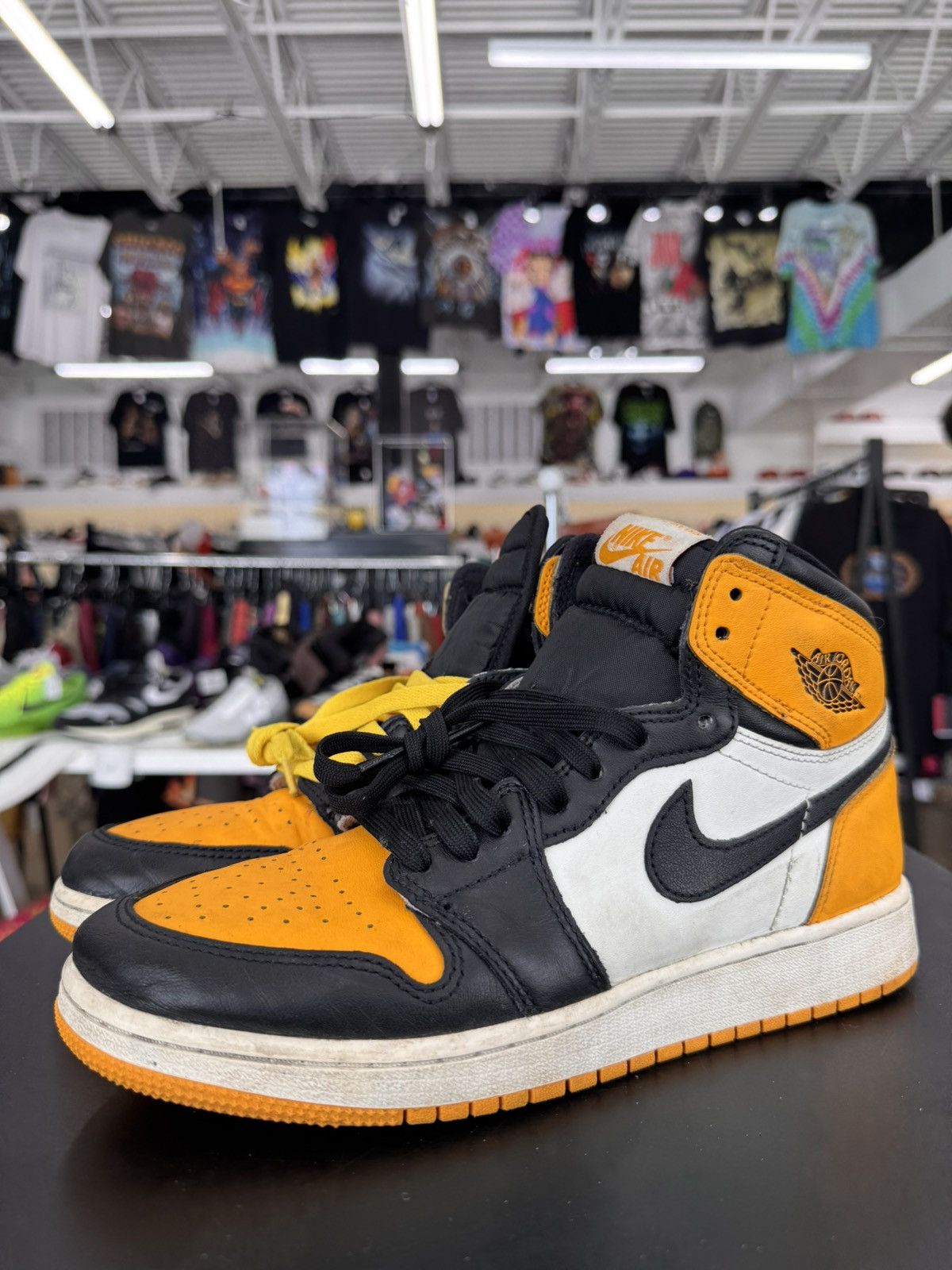 Jordan Brand × Nike Air Jordan 1 Retro High OG Yellow Toe Sz.7Y (2022) Size US 7 / EU 40 - 1 Thumbnail