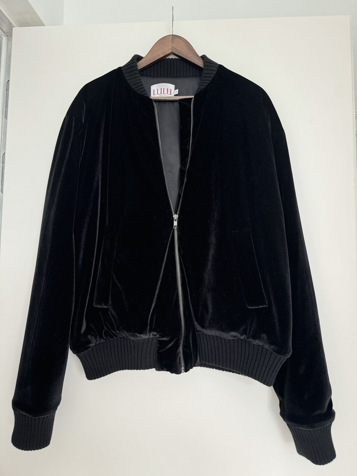 Other Lulu Black Velvet Bomber Size L Size US L / EU 52-54 / 3 - 1 Thumbnail