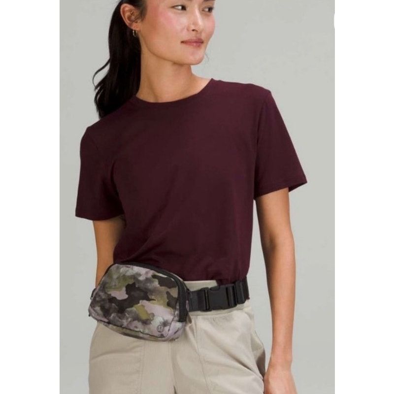 Lululemon Lululemon Everywhere Crossbody Belt Bag,Heritage Camo Wash Size ONE SIZE - 1 Thumbnail