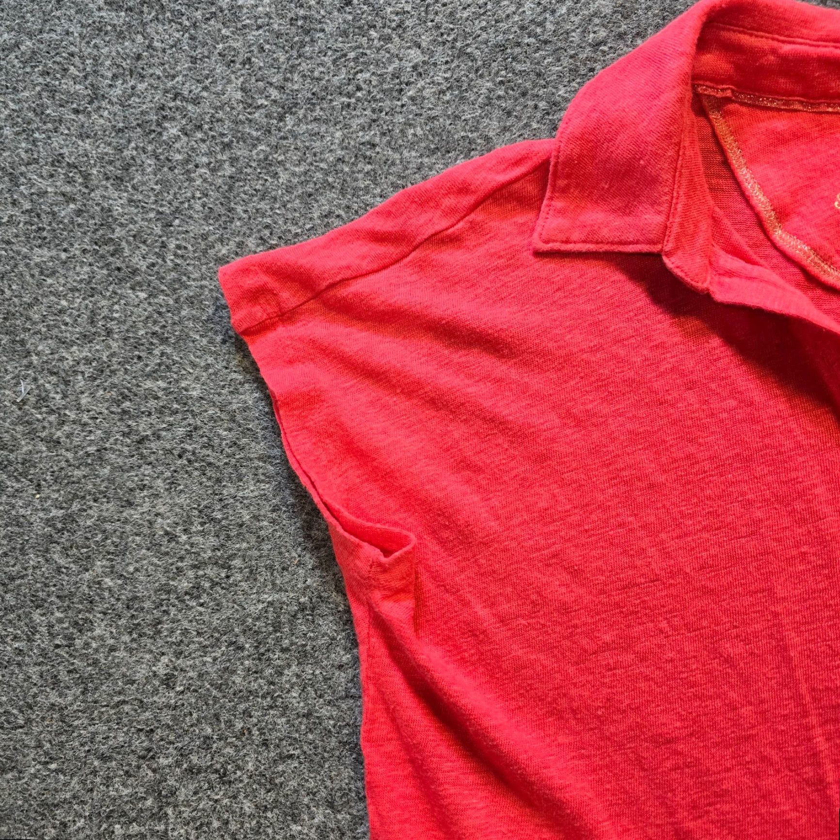 Tommy Bahama Tommy Bahama Shirt Womens Size S Red Linen Short Sleeve V-Neck Casual Lightweight Beach Classic Minimal Knit T-Shirt Size S / US 4 / IT 40 - 3 Thumbnail