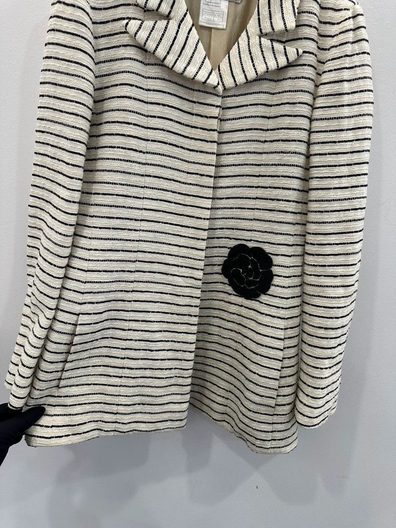 Chanel Classic Chanel Black and Cream Blazer -2505 Size US M / EU 48-50 / 2 - 4 Thumbnail