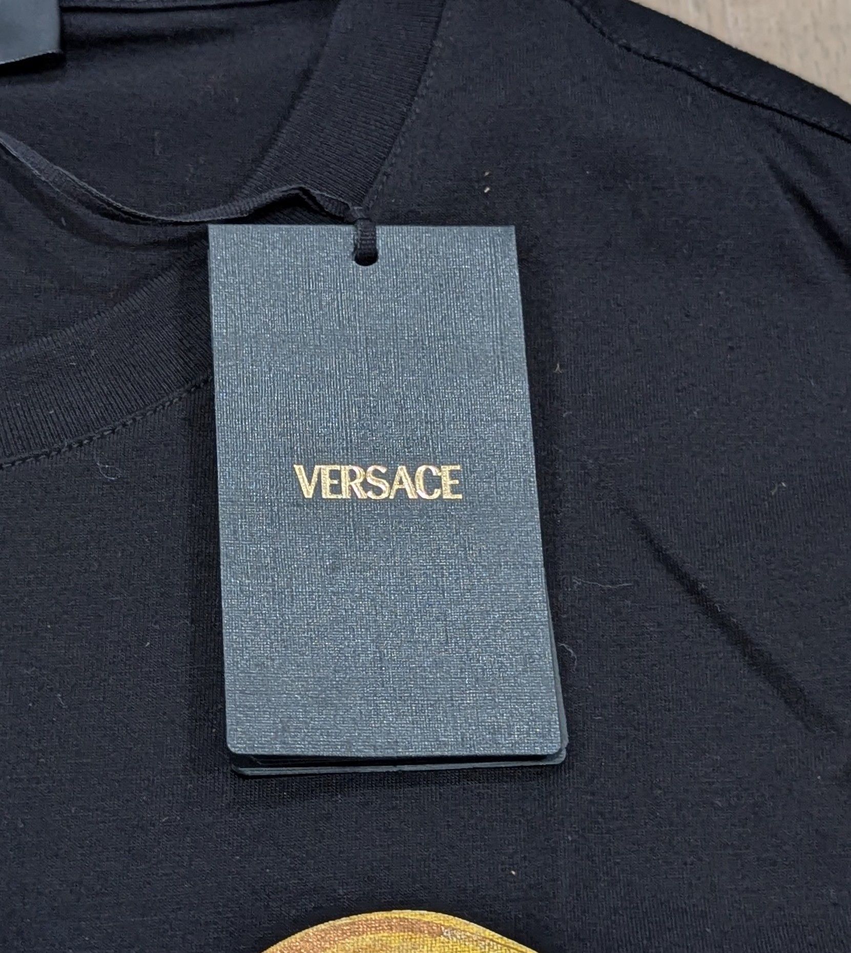 Versace VERSACE Chain Logo Crewneck T-Shirt Black/Gold Large Size US L / EU 52-54 / 3 - 6 Thumbnail