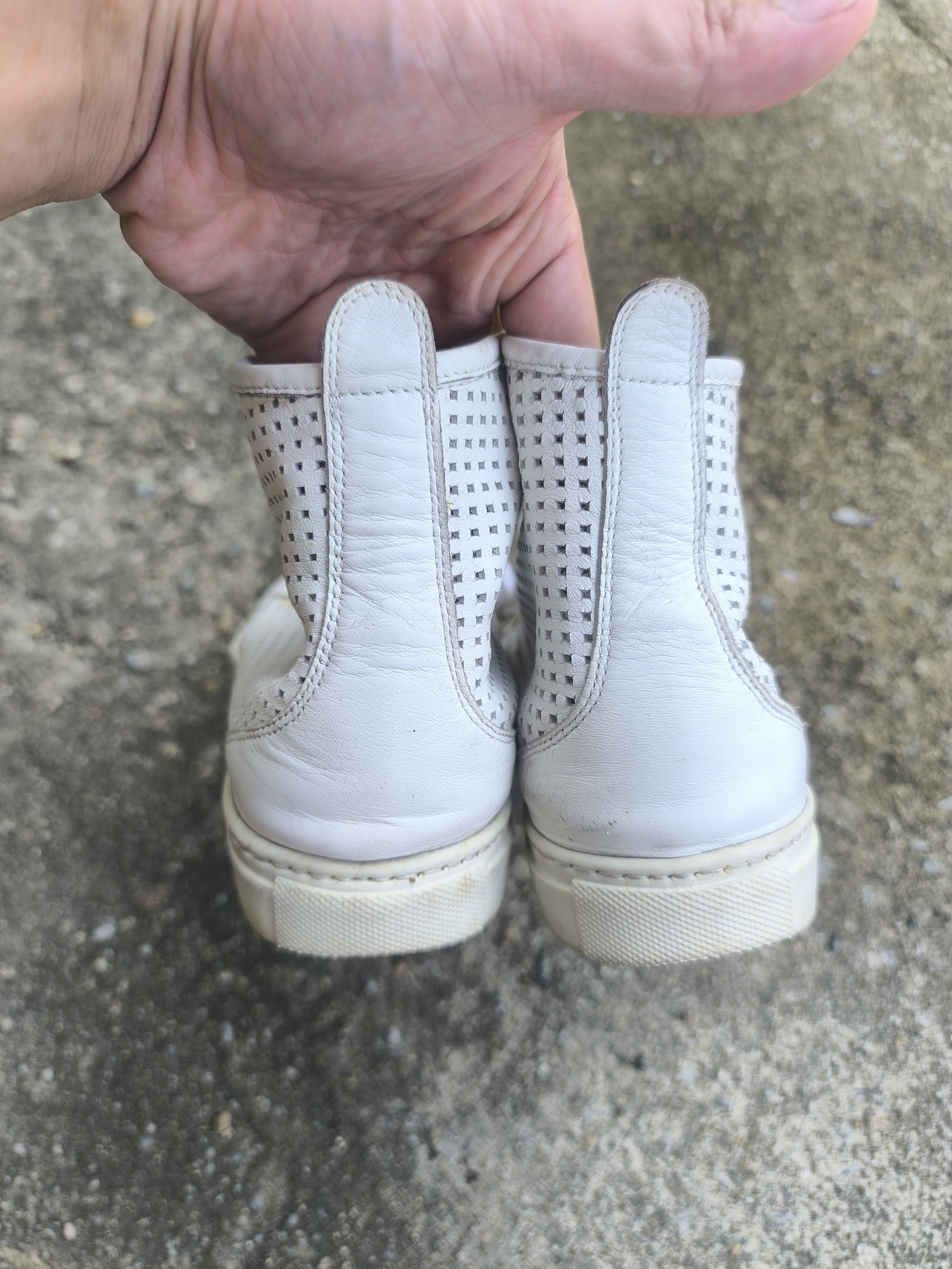 MM6 × Maison Margiela MM6 MARGIELA HI TOP SNEAKERS PERFORATED LEATHER Size US 5.5 / EU 38 - 5 Thumbnail