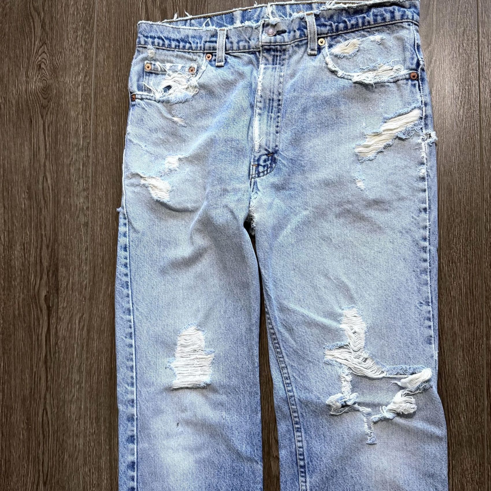 Levi's VINTAGE Levi's 517 Denim Jeans USA Bootcut Light Wash Distressed Thrashed 35x31 Size US 35 - 5 Thumbnail