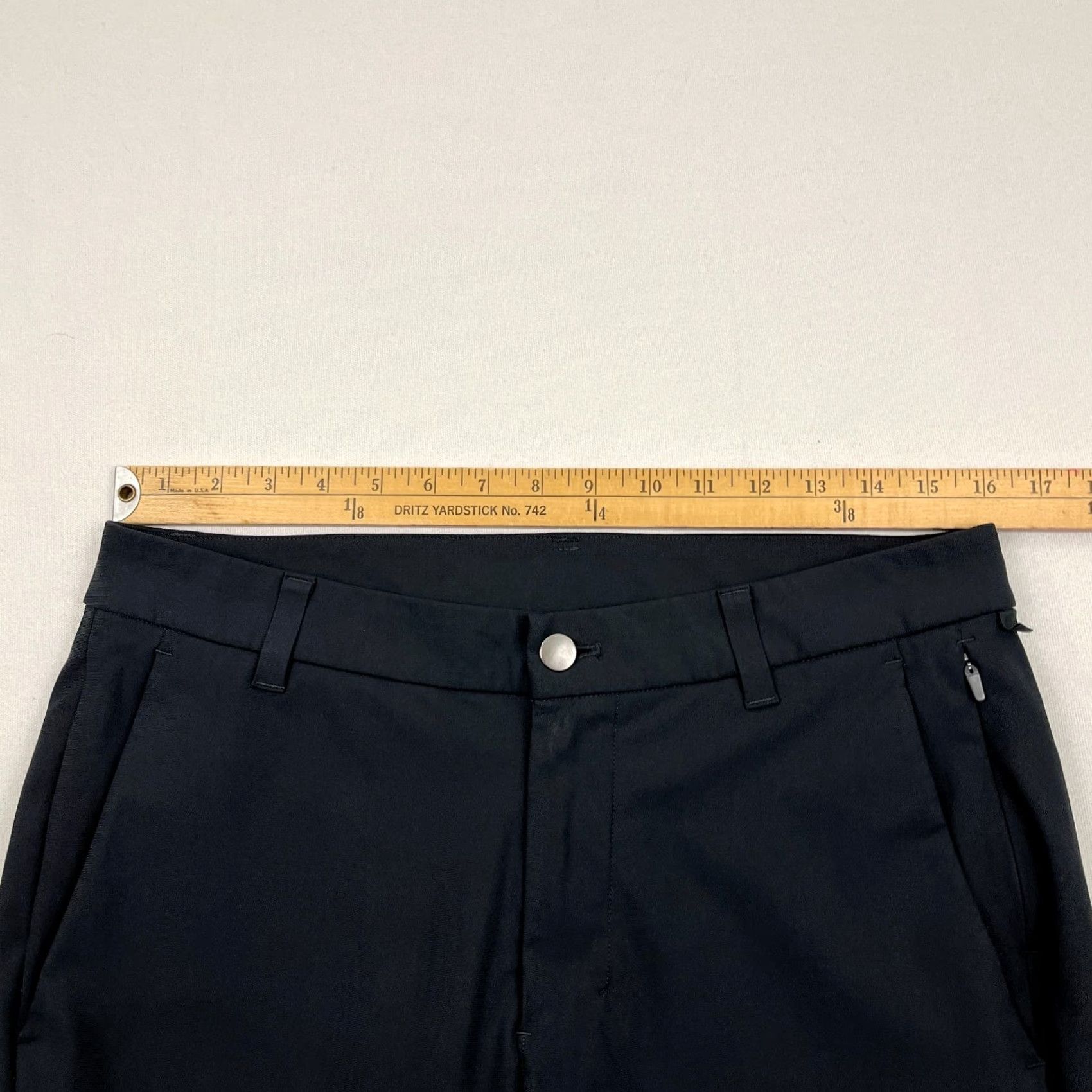 Lululemon Lululemon Commission Pants Mens 32x30 Slim Tapered Gray Performance Golf Chino Shirt Pants Slim Tapered 32 Gray Mens Size US 32 / EU 48 - 5 Thumbnail