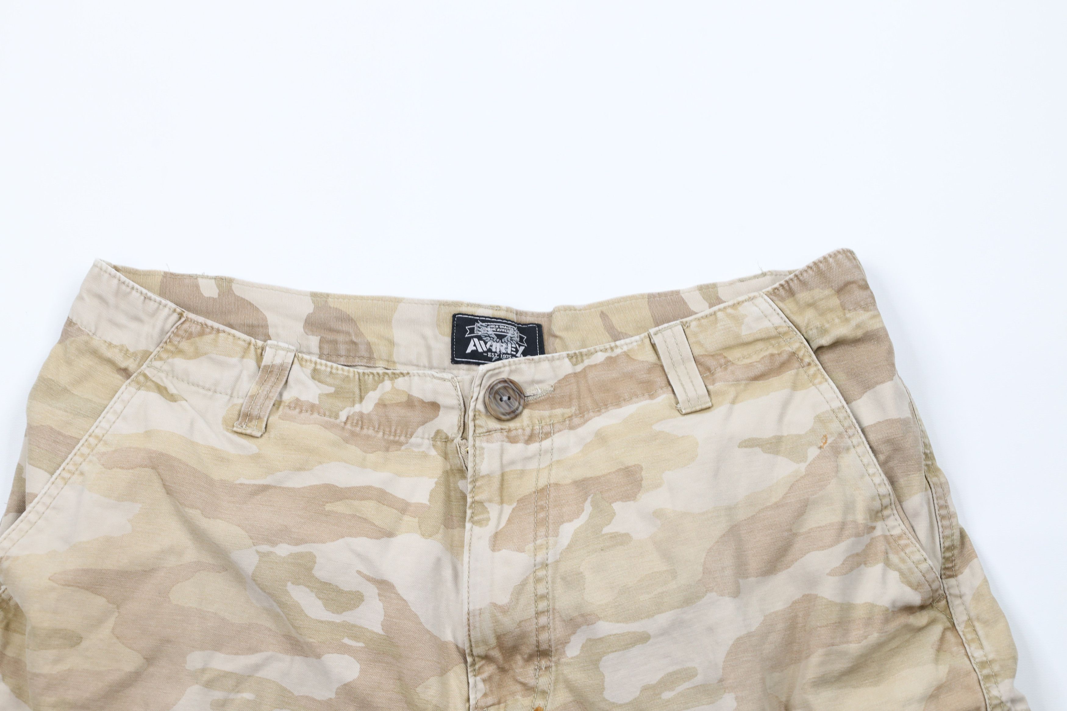 Avirex × Vintage Vintage Avirex Heavyweight Military Camouflage Cargo Shorts Size US 34 / EU 50 - 2 Thumbnail