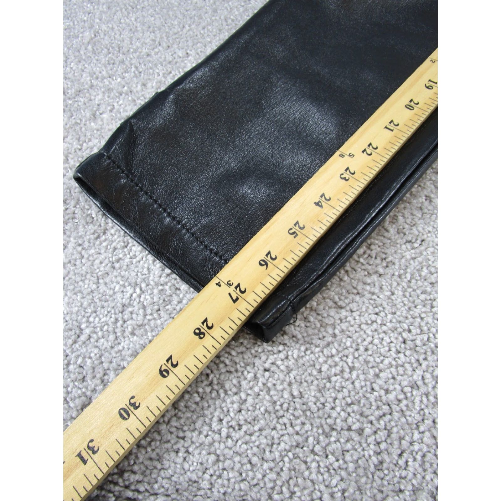 Vintage Wilfred Pants 00 Black Faux Leather Cargo Button Fly High Rise Womens Size 24" / US 00 / IT 34 - 4 Thumbnail