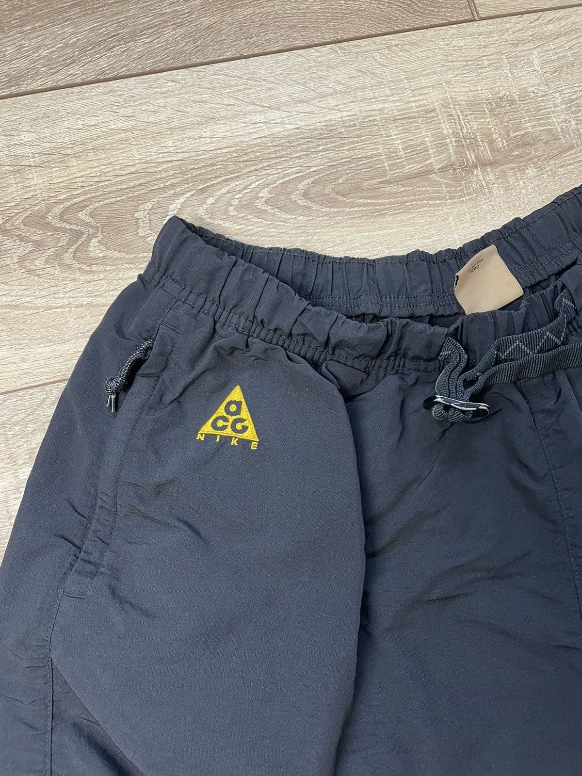 Nike ACG Nike ACG lgbtq shorts Size US 38 / EU 54 - 2 Thumbnail