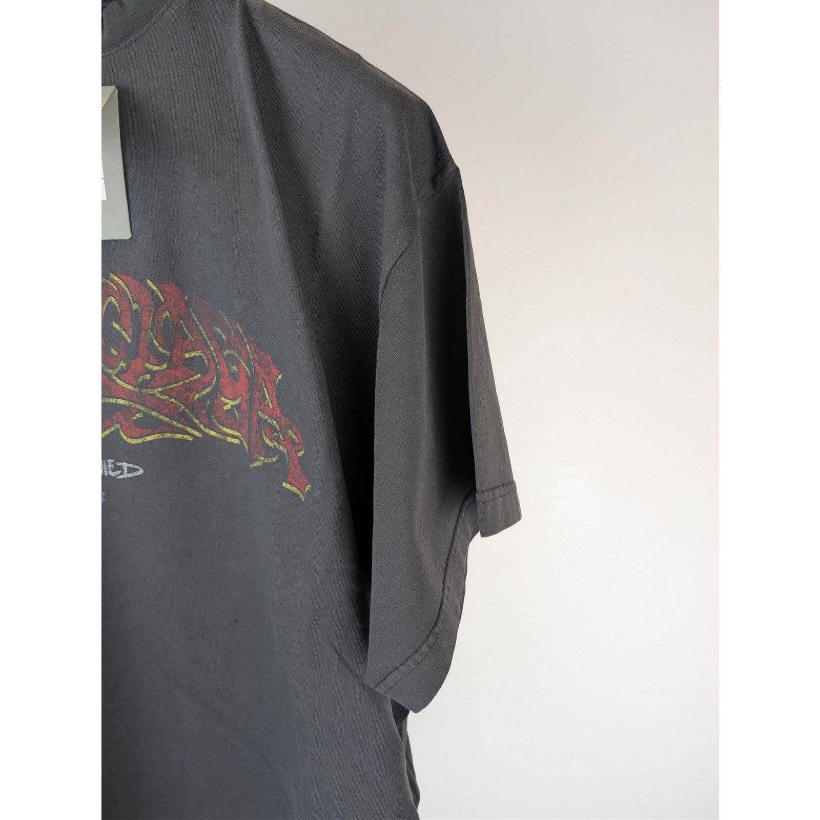 Balenciaga o1rshd1 Offshore Oversized Vintage Jersey T-Shirt in Black Size US M / EU 48-50 / 2 - 5 Thumbnail