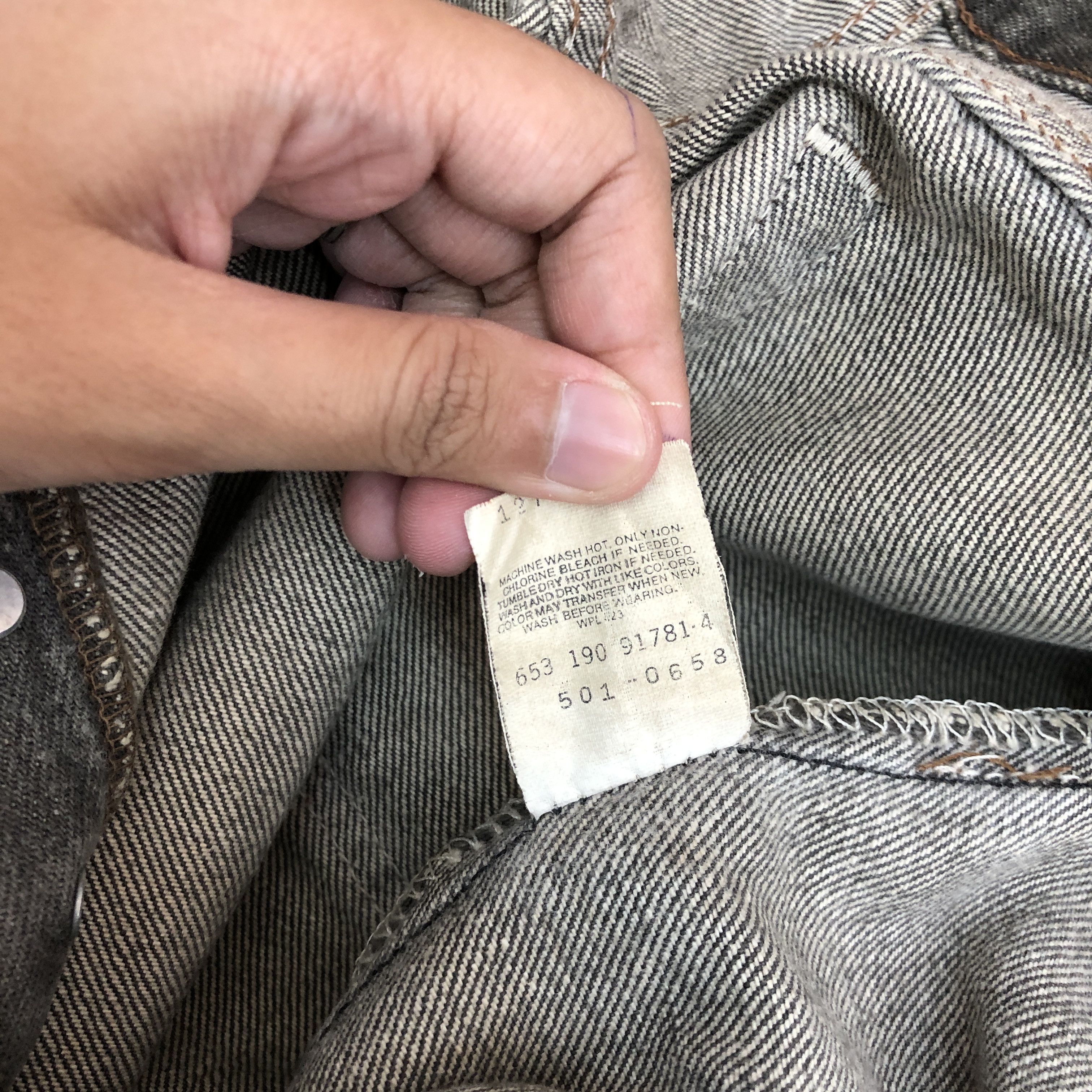 Levi's Vintage Levi's Faded Black Jeans Levis 501 Ash Gray Denim Size 28" / US 6 / IT 42 - 8 Thumbnail
