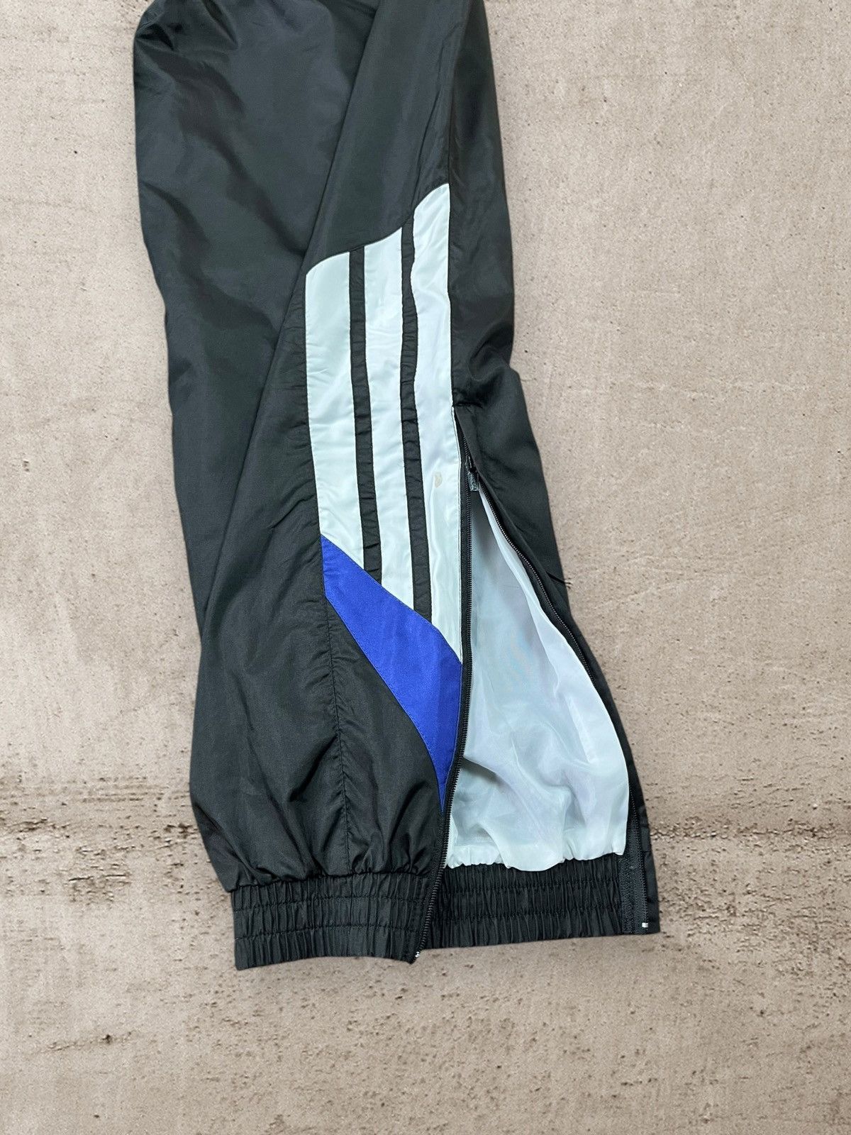 Adidas × Vintage Vintage 90s ADIDAS Black Track Pants 3 Stripes Baggy XL Size US 36 / EU 52 - 7 Thumbnail