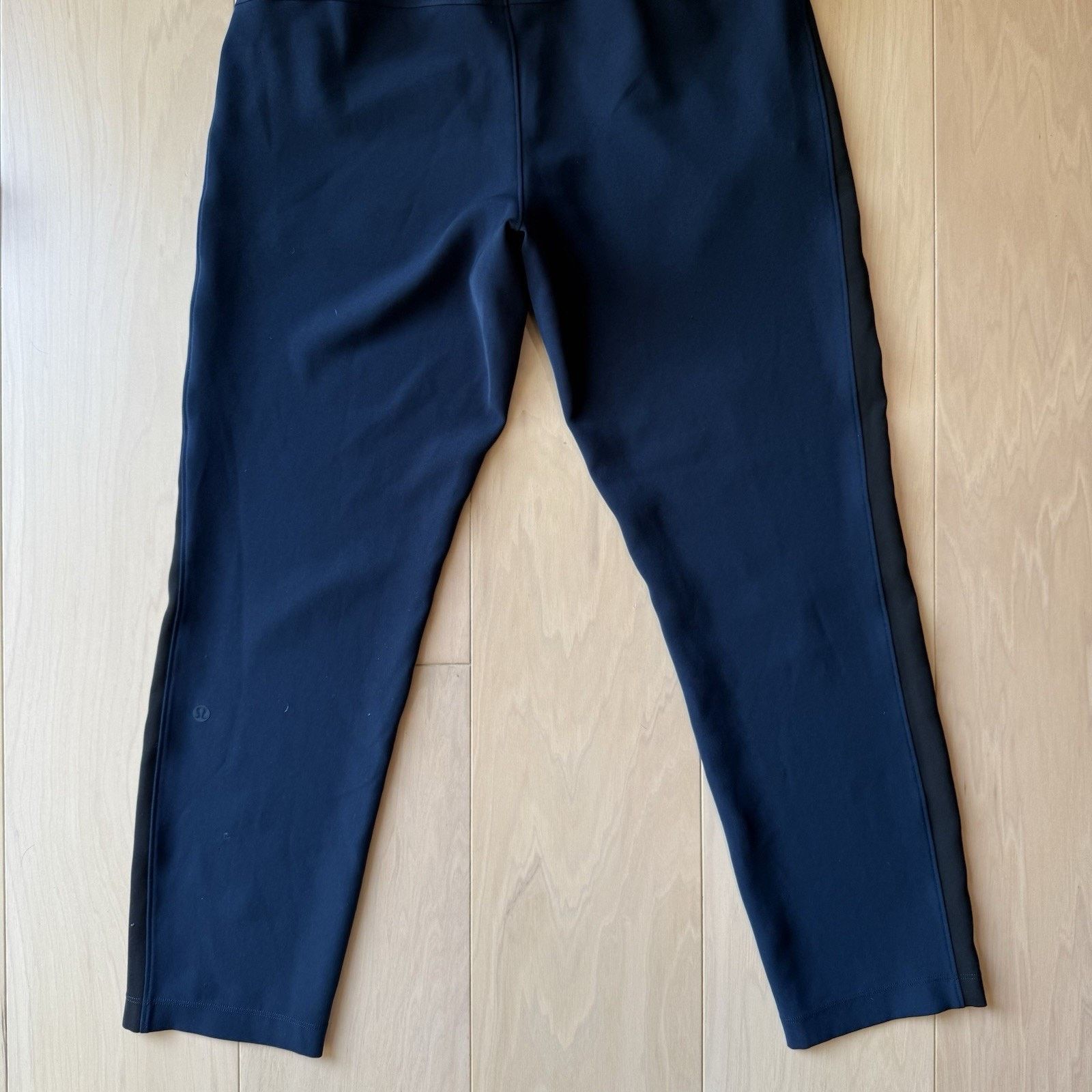 Lululemon Lululemon On The Fly Pants Women's 6 Navy Comfy Sweatpants Size 28" / US 6 / IT 42 - 8 Thumbnail
