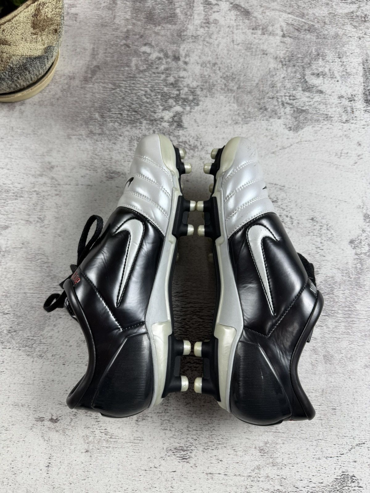 Nike Nike Air Zoom III Total 90 US 5,5Y Metallic Soccer Football EU 38 Boots Shoes Size US 5.5 / EU 38 - 12 Thumbnail