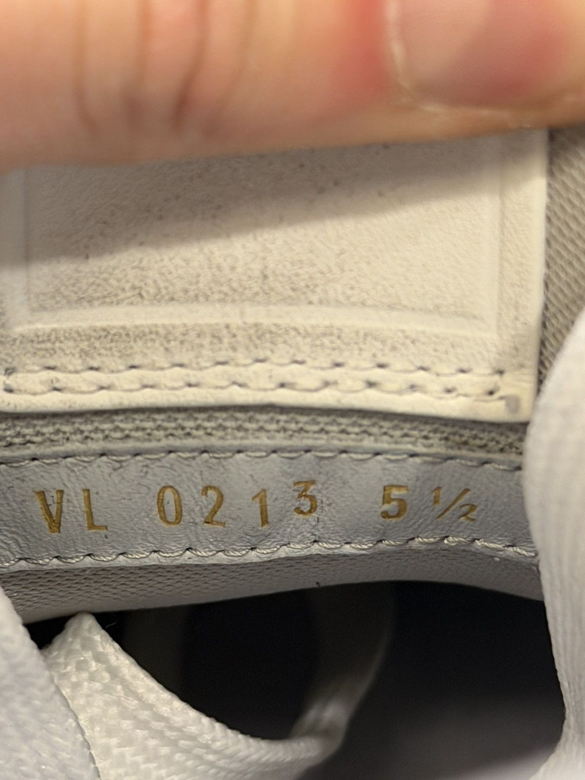 Louis Vuitton Louis Vuitton Leather Trainer Sneakers - White Size US 5.5 / EU 38 - 7 Thumbnail