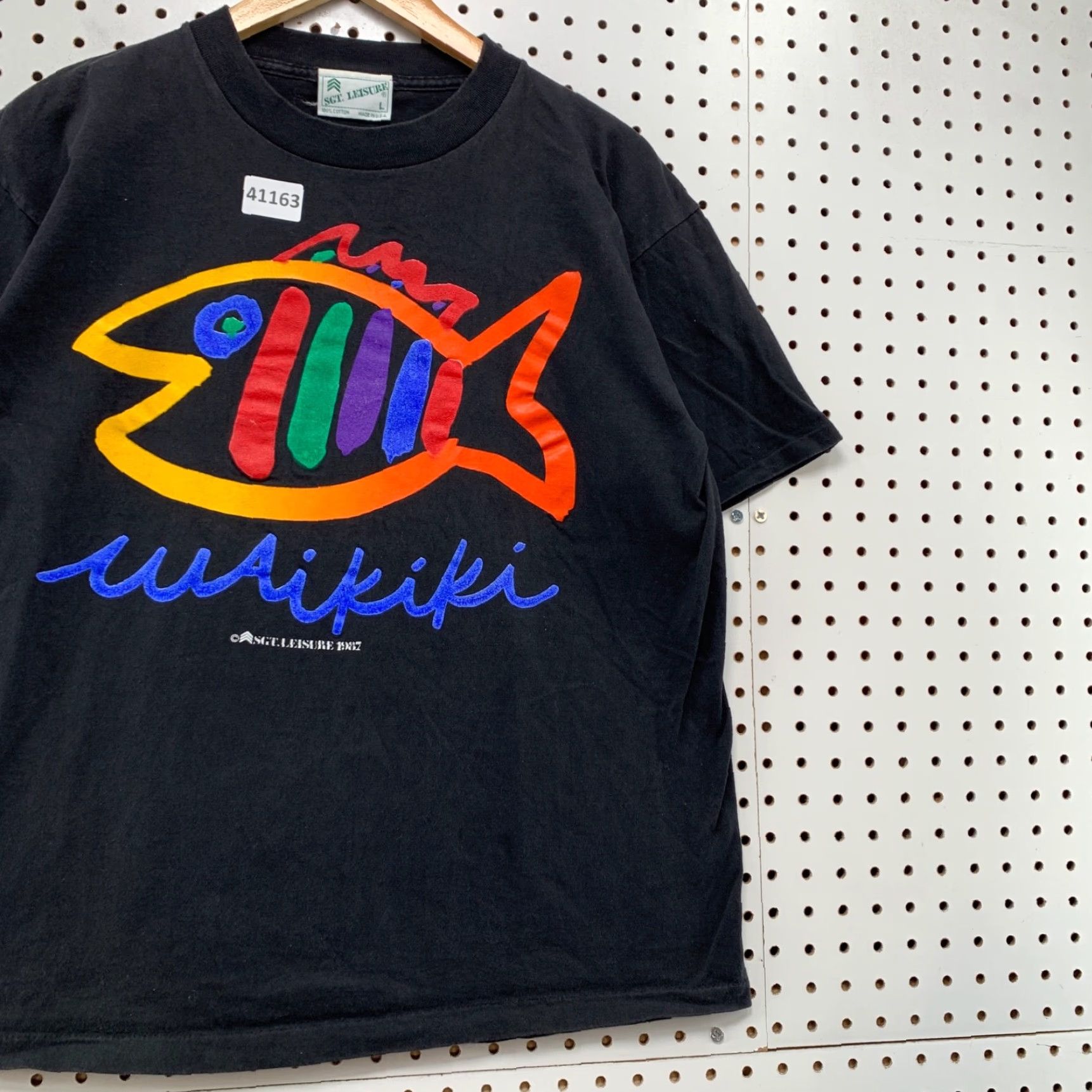 Vintage VINTAGE SGT. Leisure 90s Hawaiian Fish T-Shirt Mens M Black Graphic Print Single Stitch USA Size US M / EU 48-50 / 2 - 6 Thumbnail