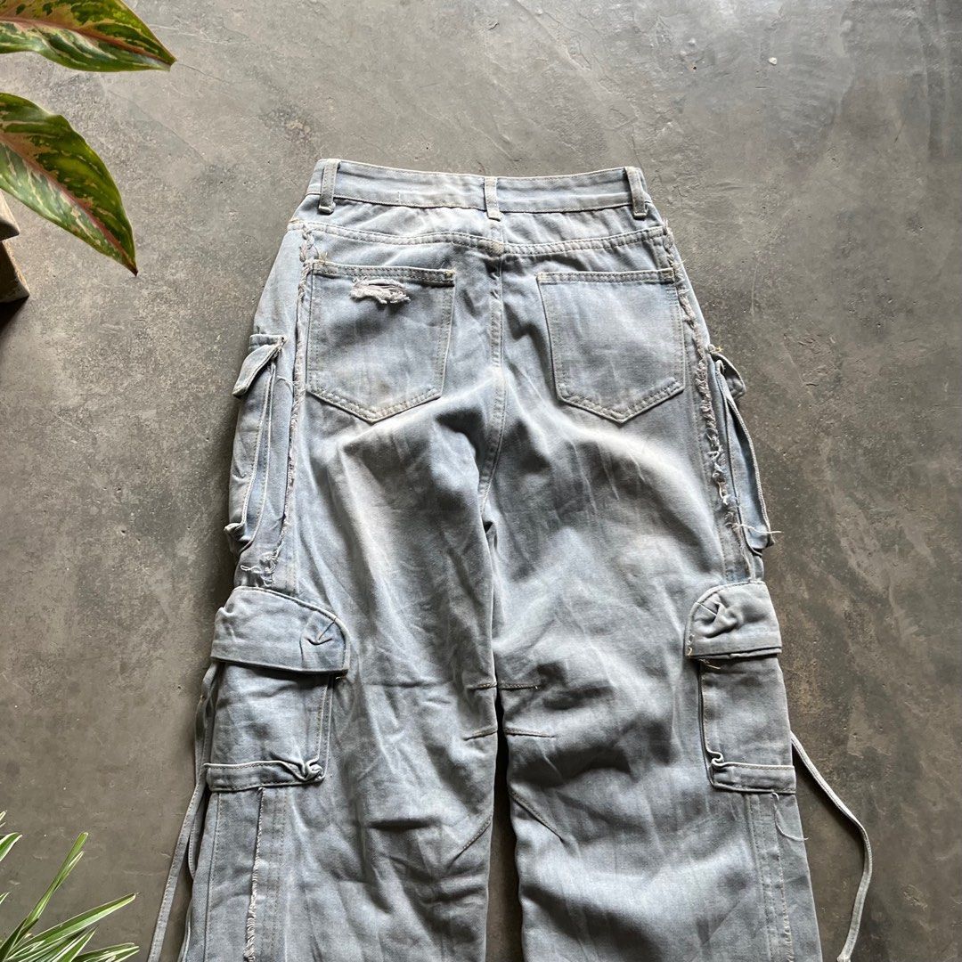Beauty Beast Y2k multi pocket cargo Size US 32 / EU 48 - 5 Thumbnail