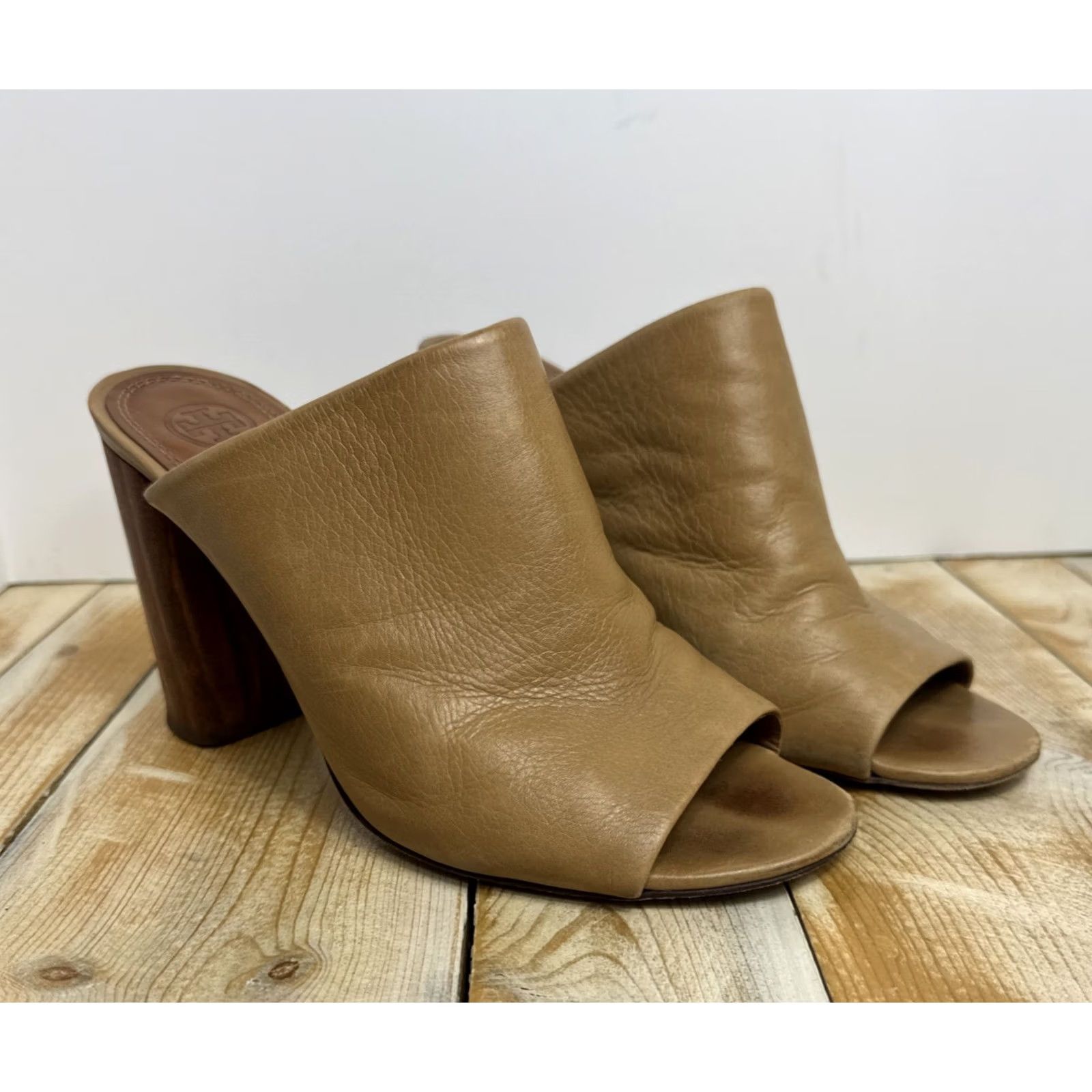 Tory Burch VINTAGE? No. Tory Burch Raya Mold? (Cannot). Size US 9 / IT 39 - 2 Thumbnail