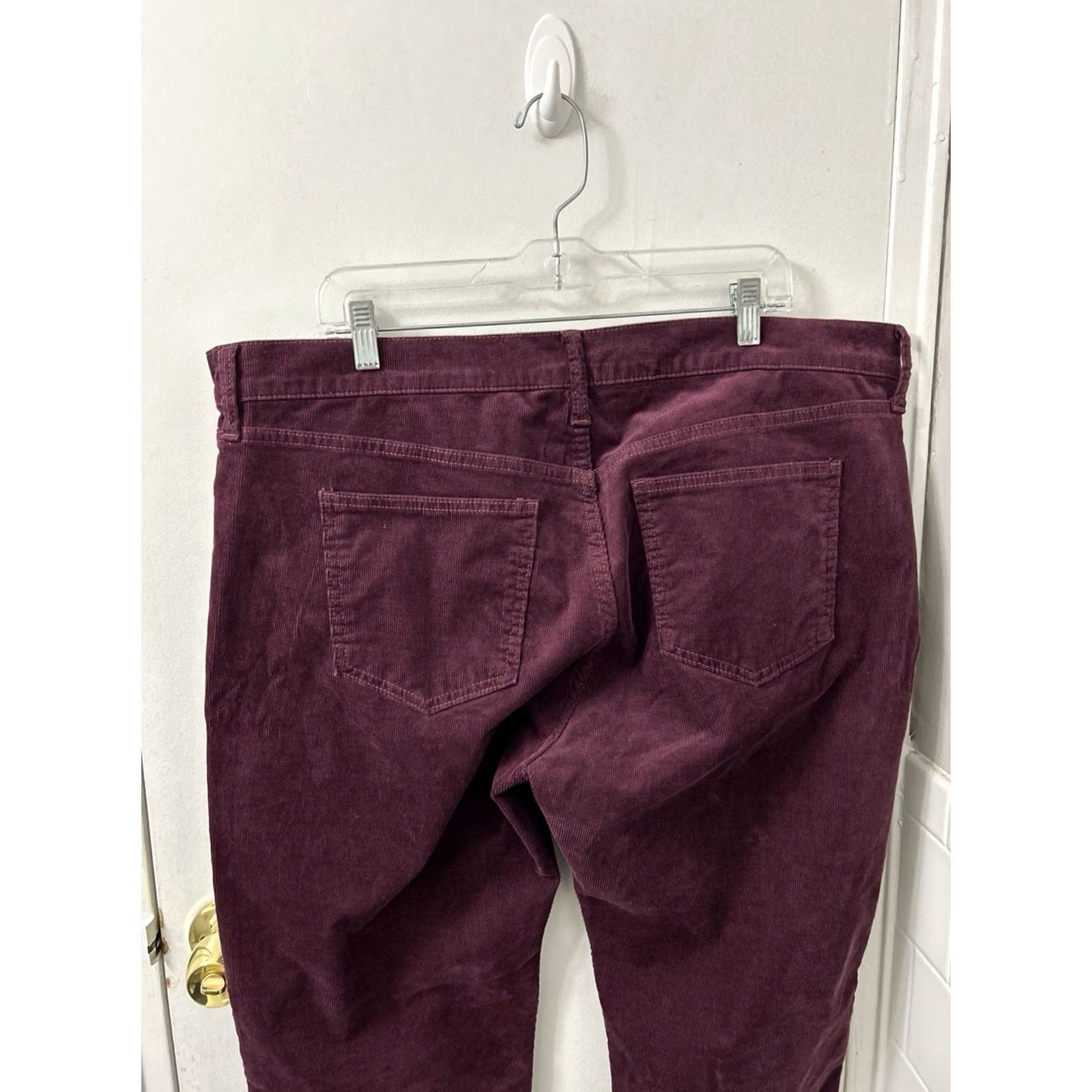 Gap Gap Pants Womens Size 42x30 Burgundy Corduroy Straight Leg Stretch Trousers Size 28" / US 6 / IT 42 - 6 Thumbnail